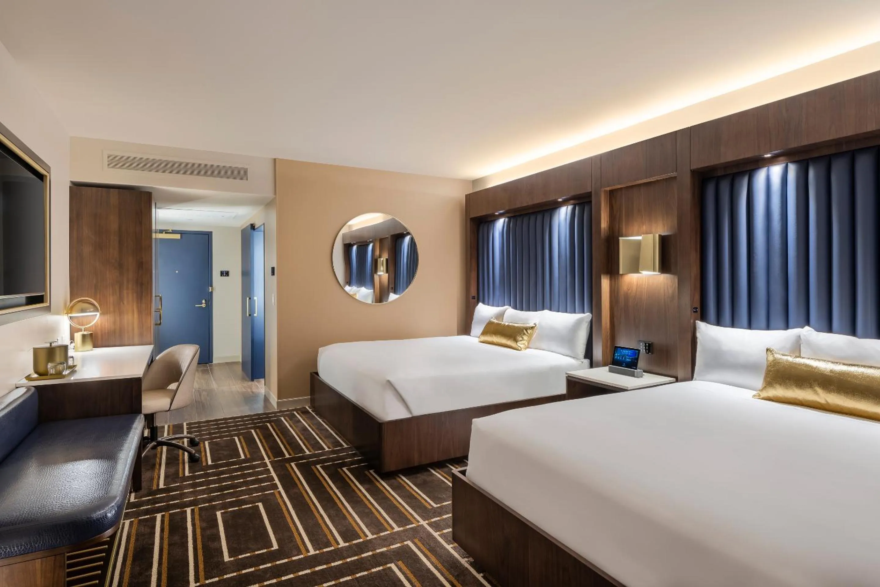 Bedroom, Bed in Circa Resort & Casino - Adults Only