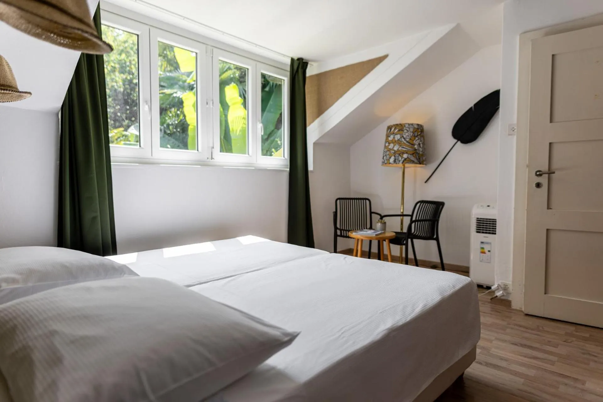 Bed in Easy Stay by Hotel La Perla