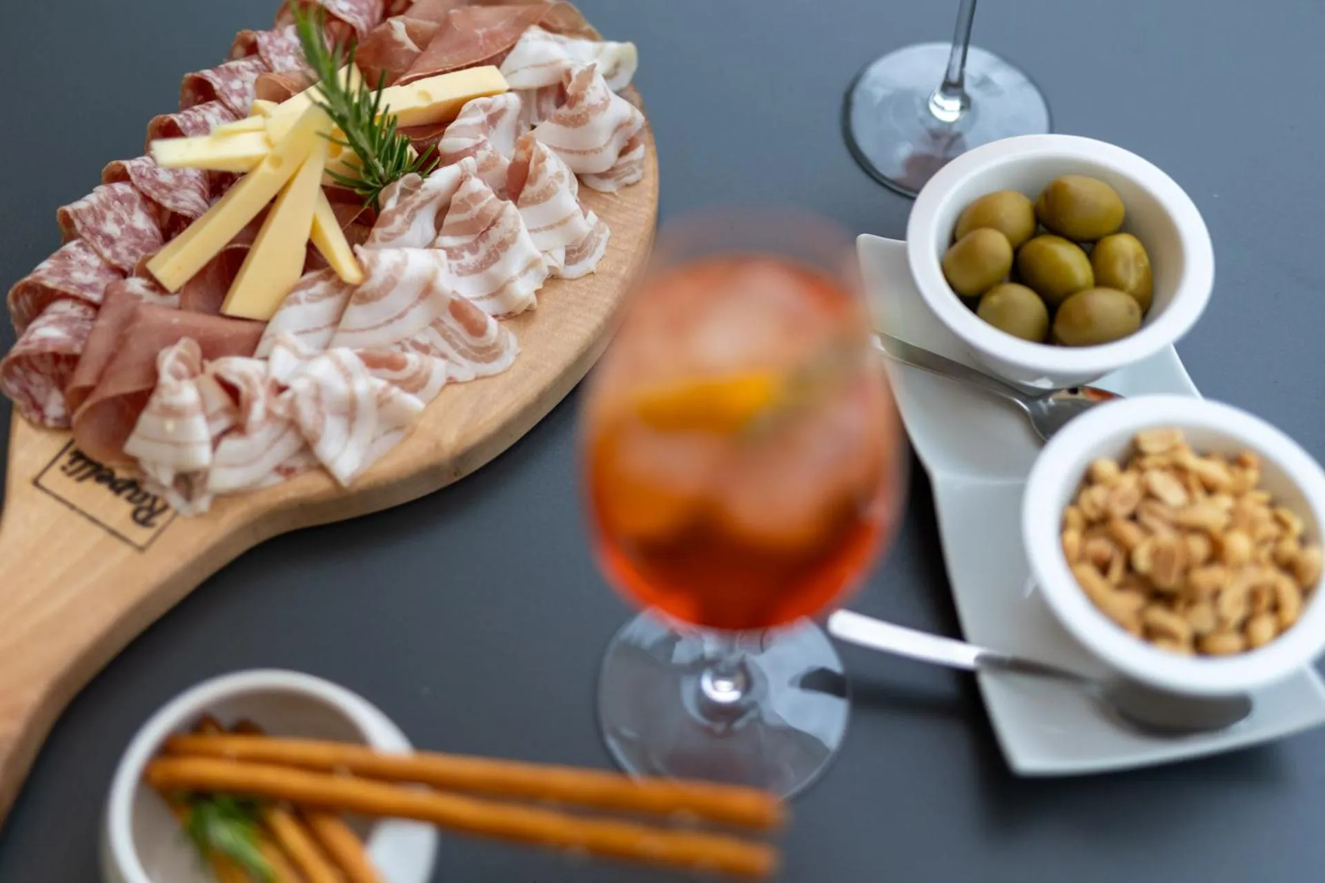 Restaurant/places to eat in Easy Stay by Hotel La Perla