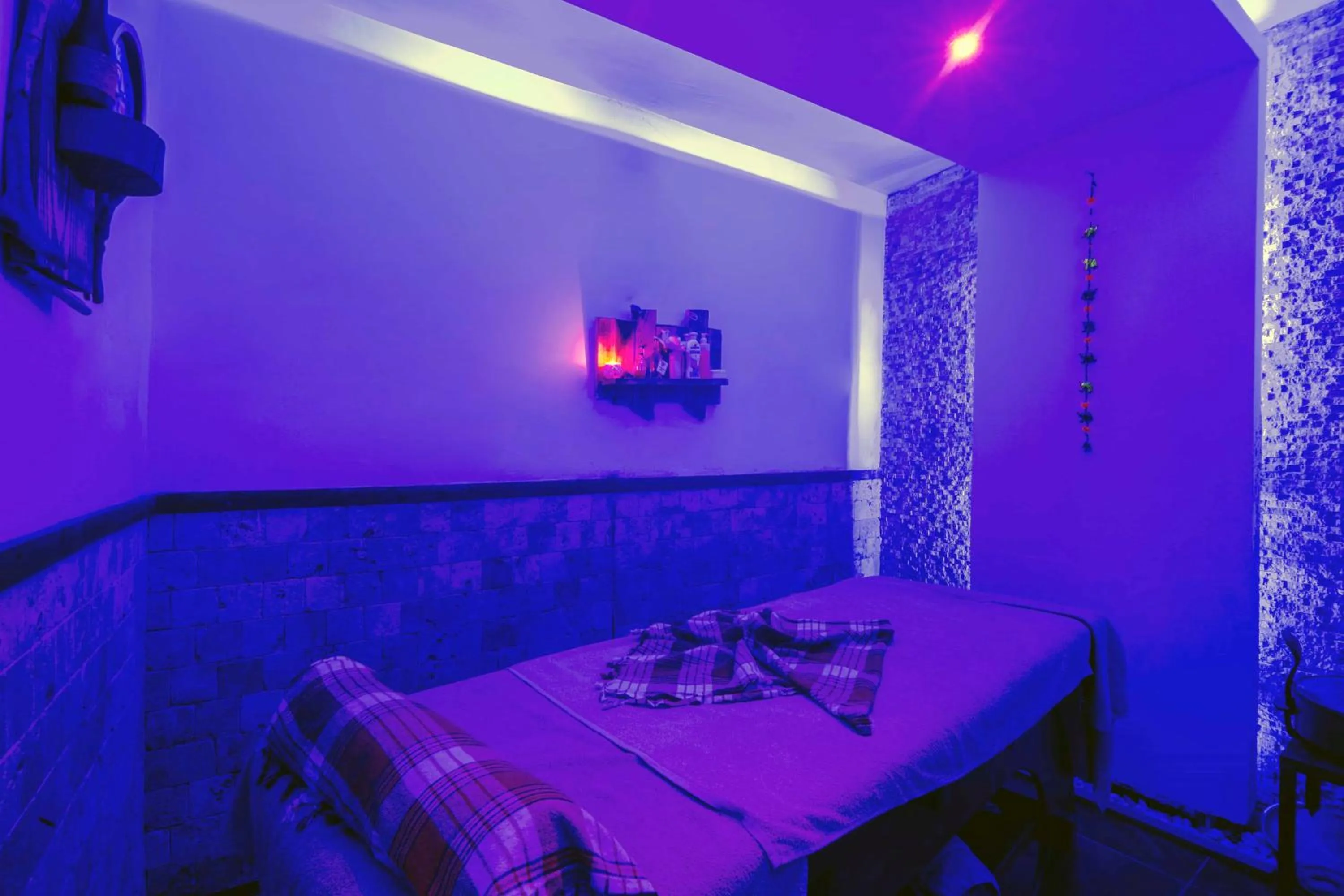 Public Bath in Kleopatra blue hawai hotel