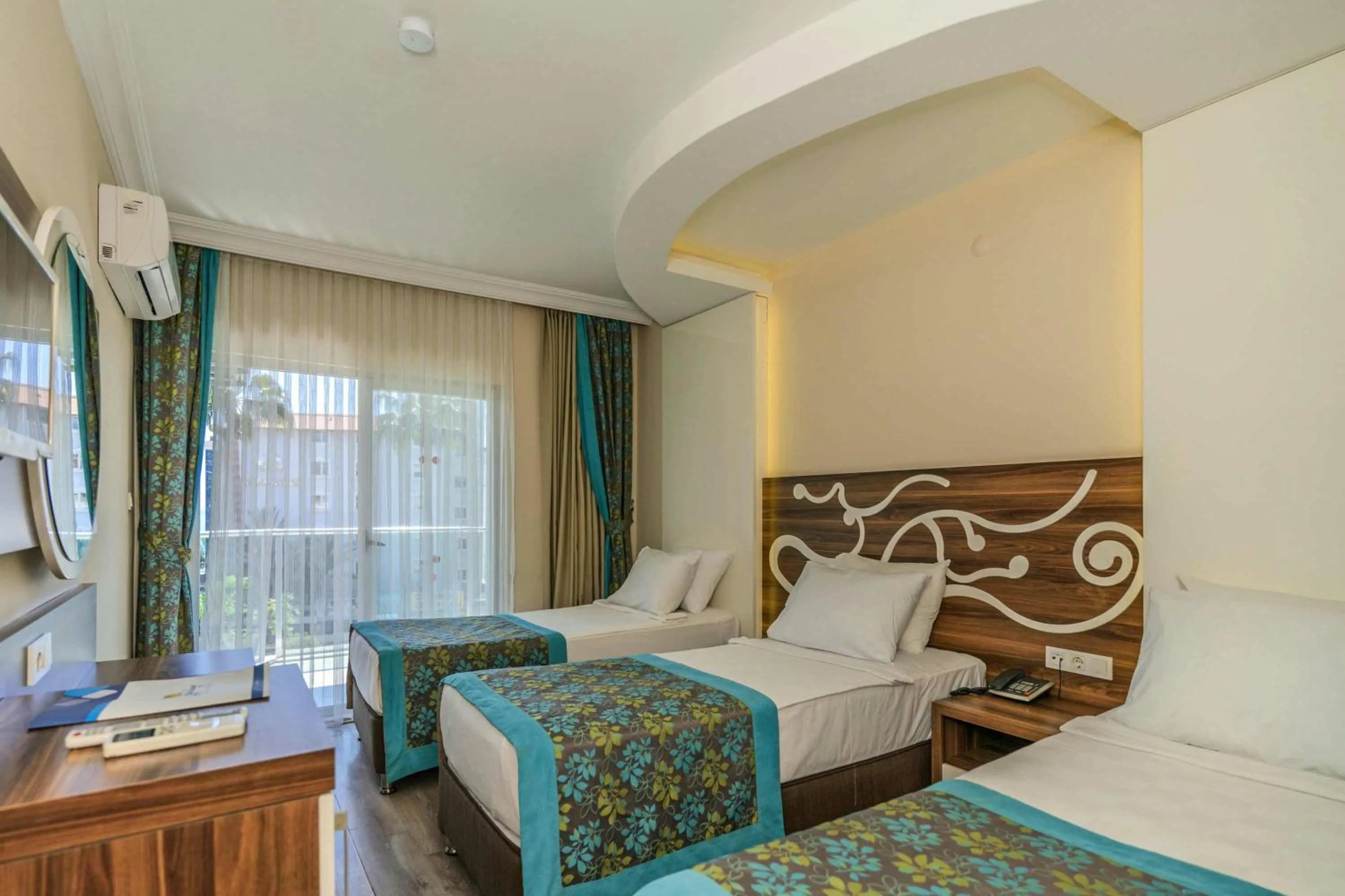 Guests, Bed in Kleopatra blue hawai hotel