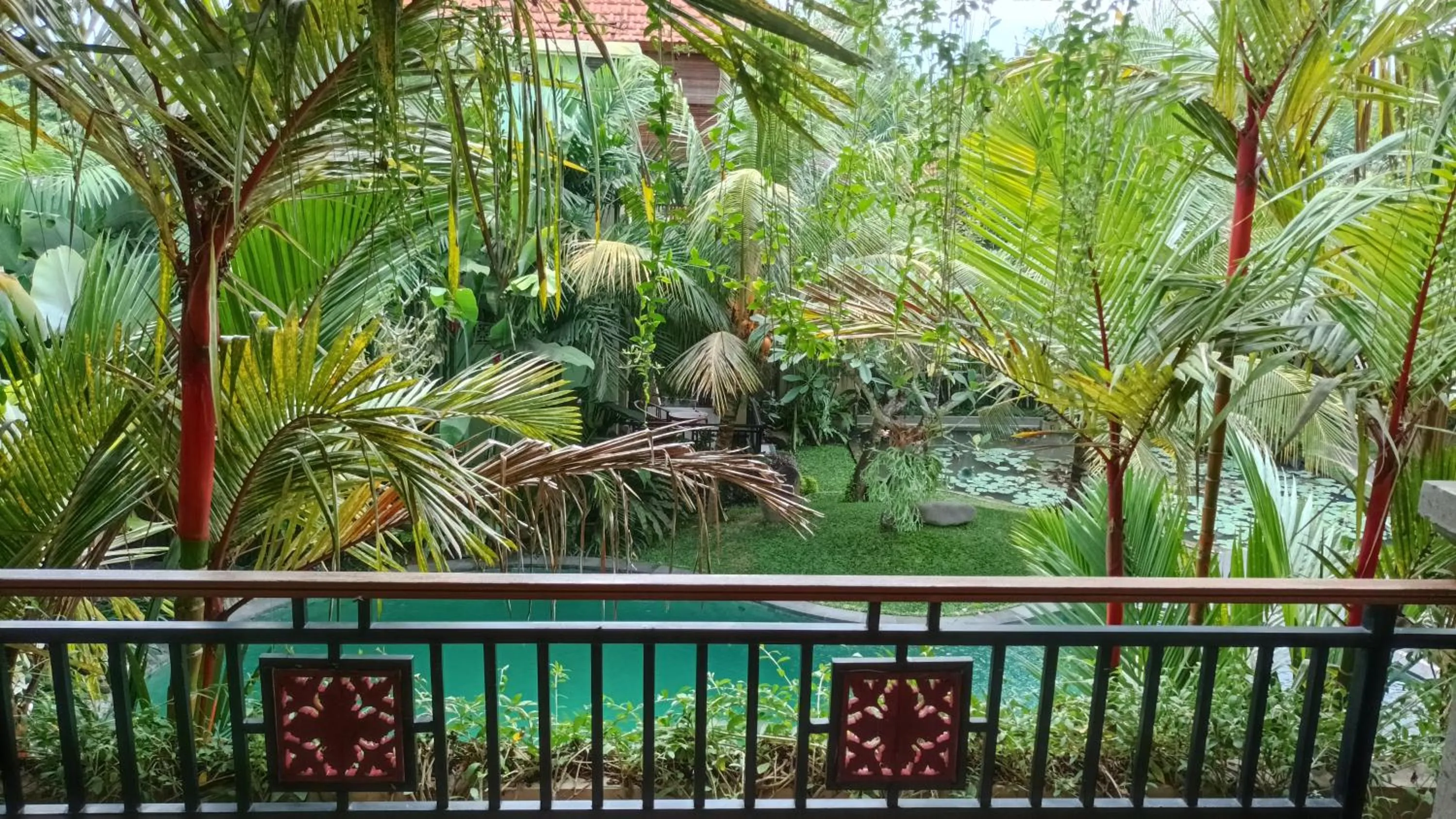 Toilet in Hidden Padma Retreat
