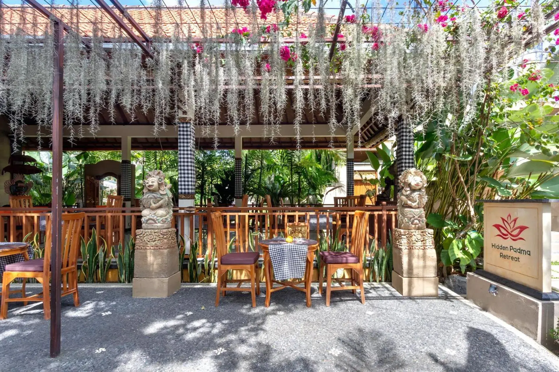 Restaurant/places to eat in Hidden Padma Retreat Restaurant/places to eat in Hidden Padma Retreat