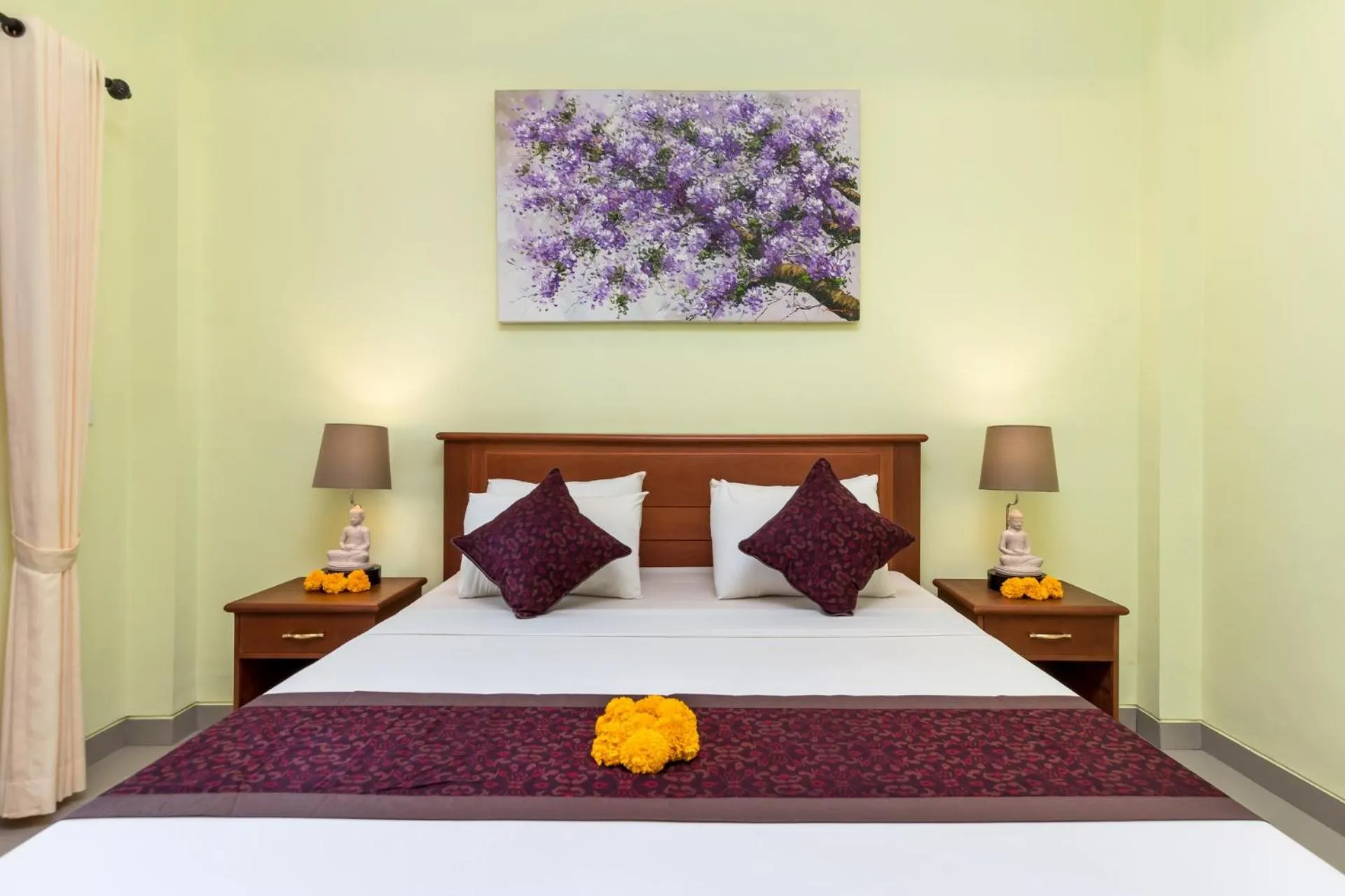 Bed in Hidden Padma Retreat