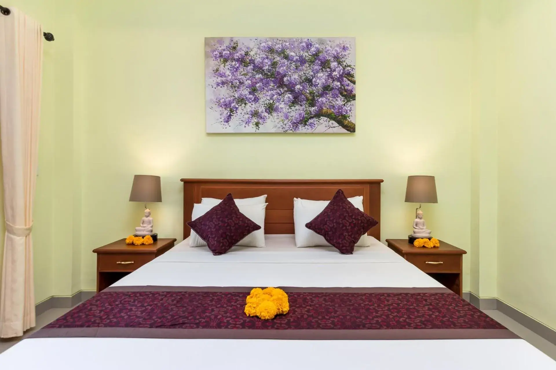 Bed in Hidden Padma Retreat Bed in Hidden Padma Retreat