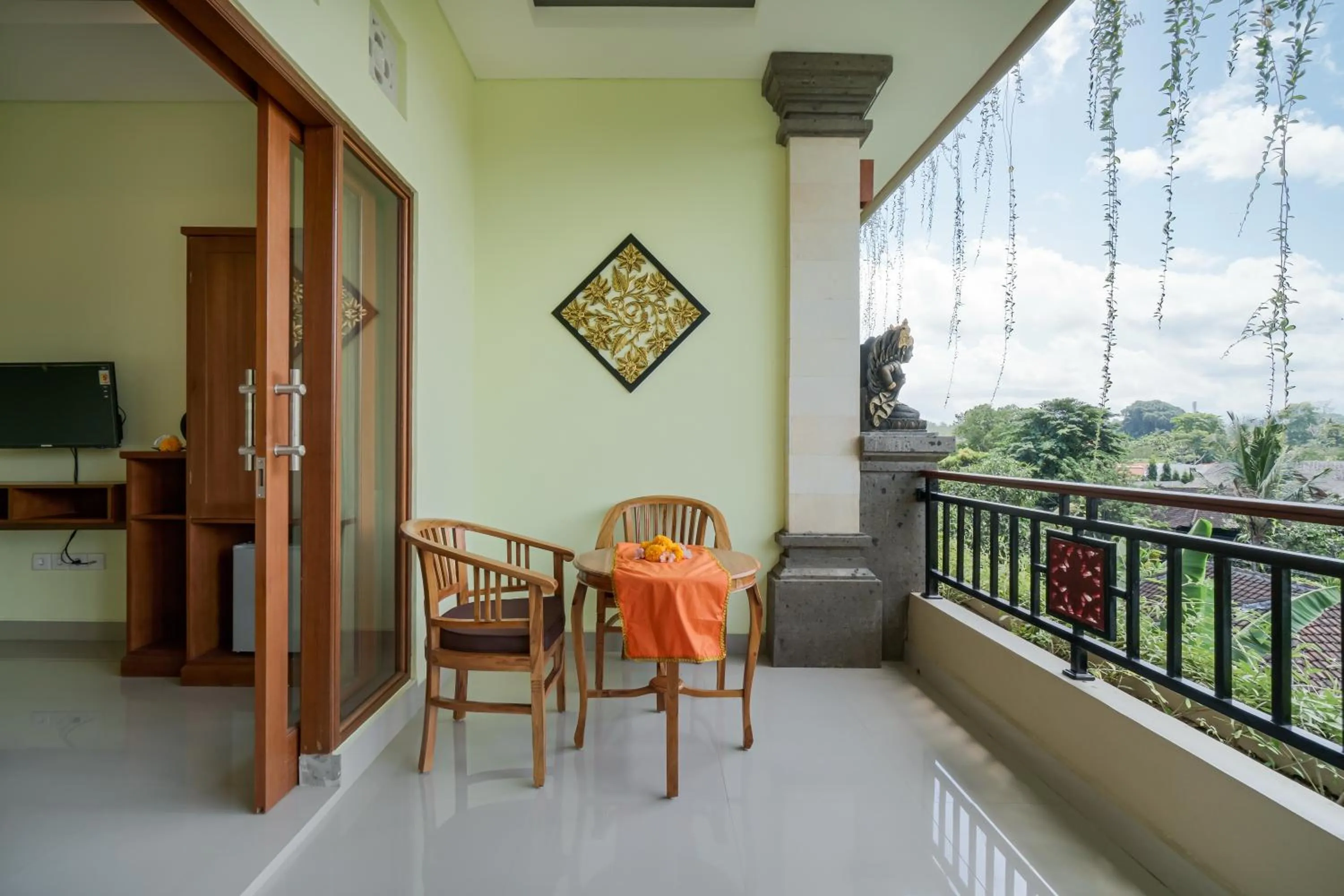 Day in Hidden Padma Retreat