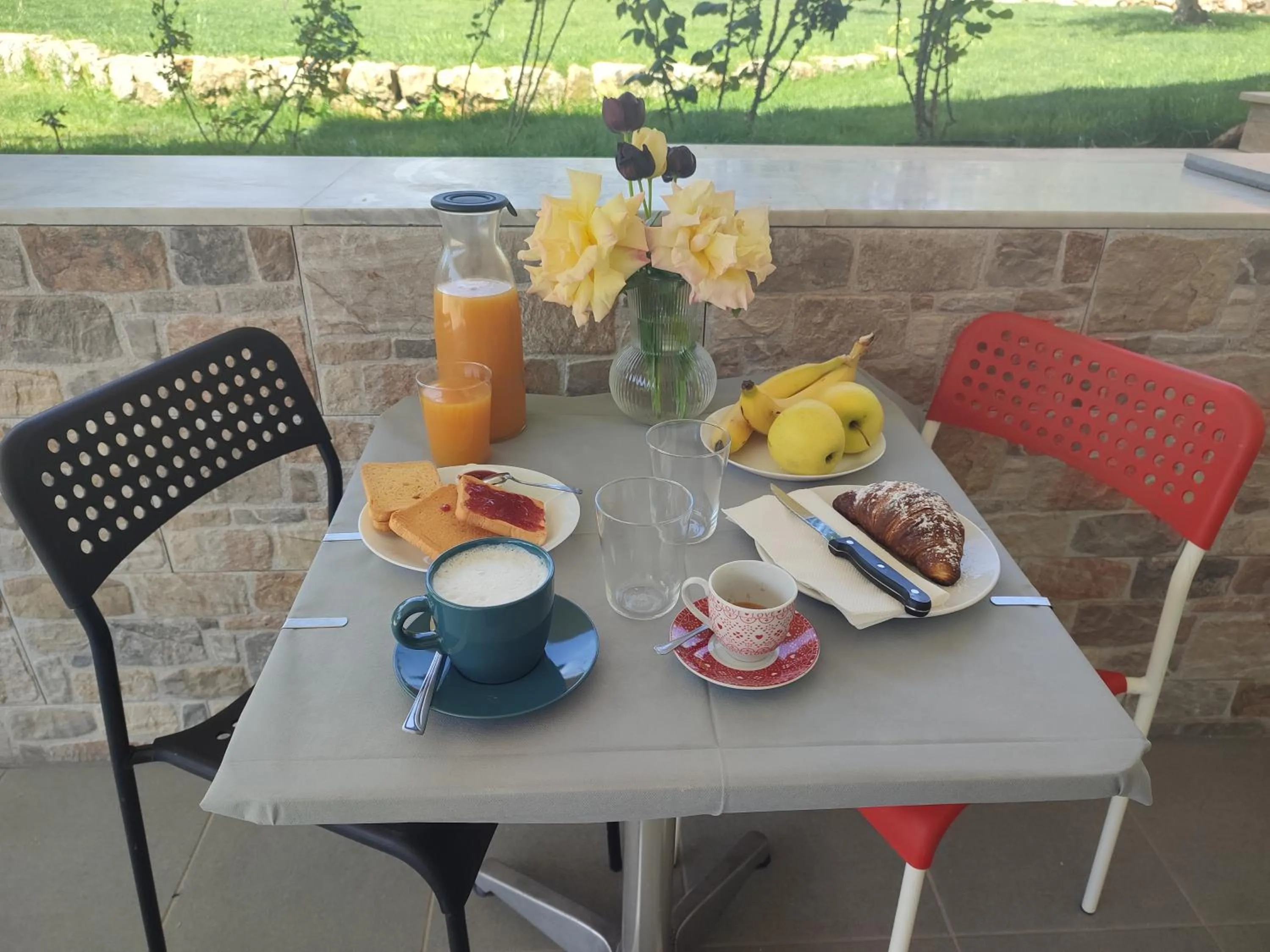 Dining area in Cristian Rooms