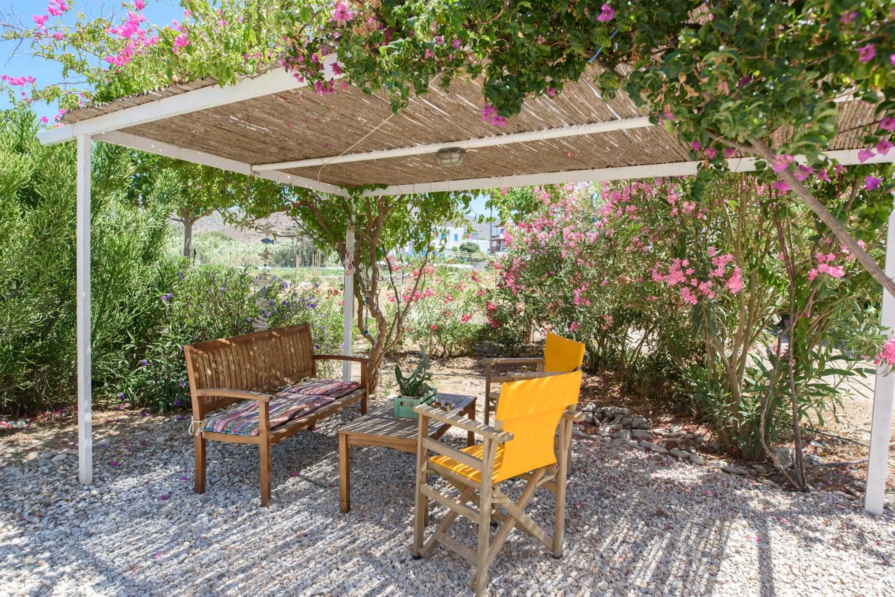 Garden in Porto Katapola Pension