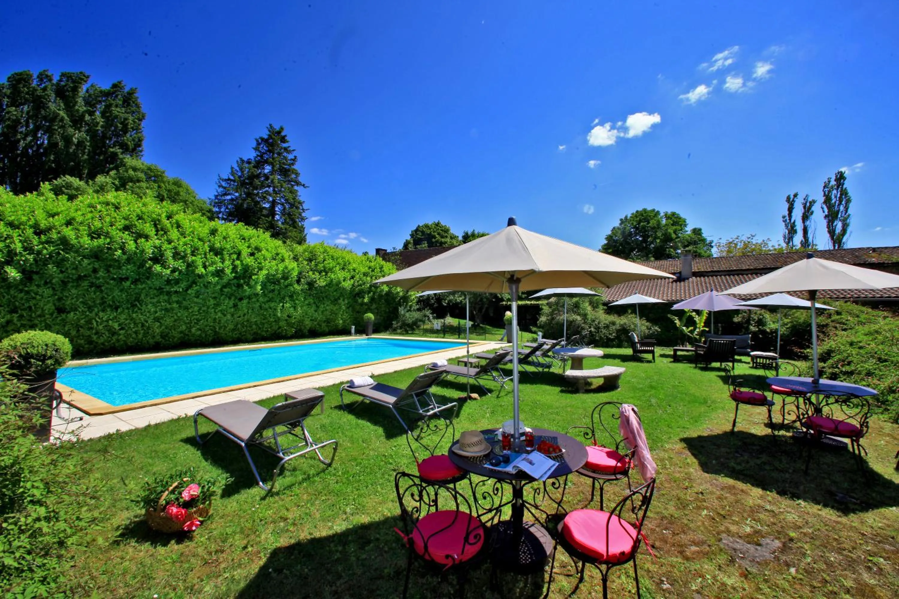 Swimming pool in Hotel La Maison des Peyrat