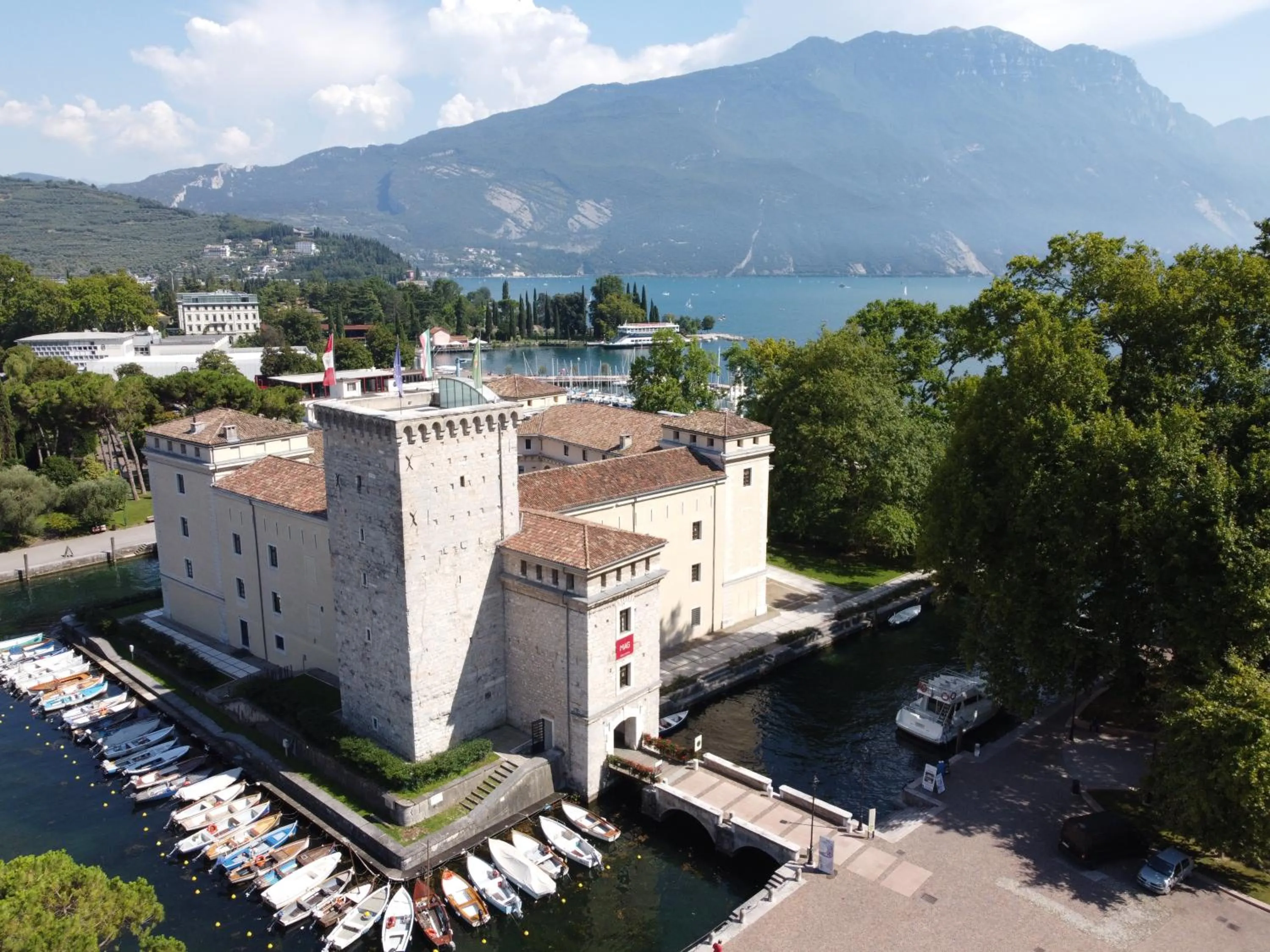 Nearby landmark in Attico la Rocca