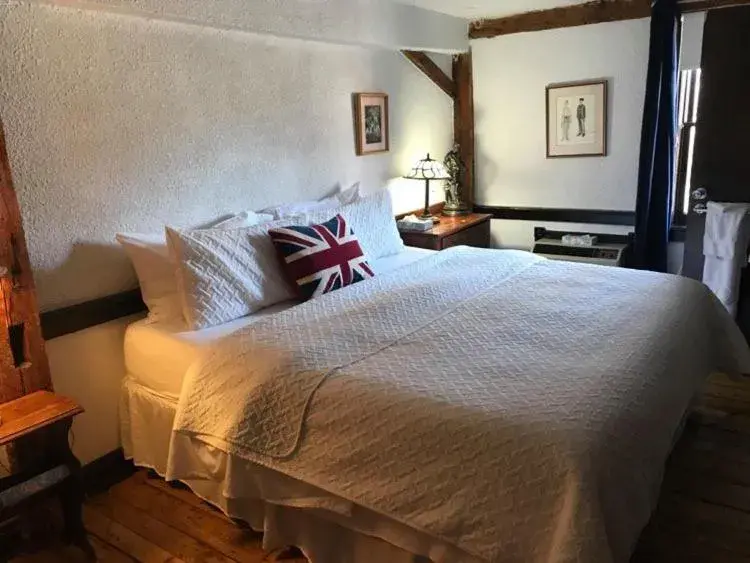 Bed in The Olde Angel Inn Bed in The Olde Angel Inn