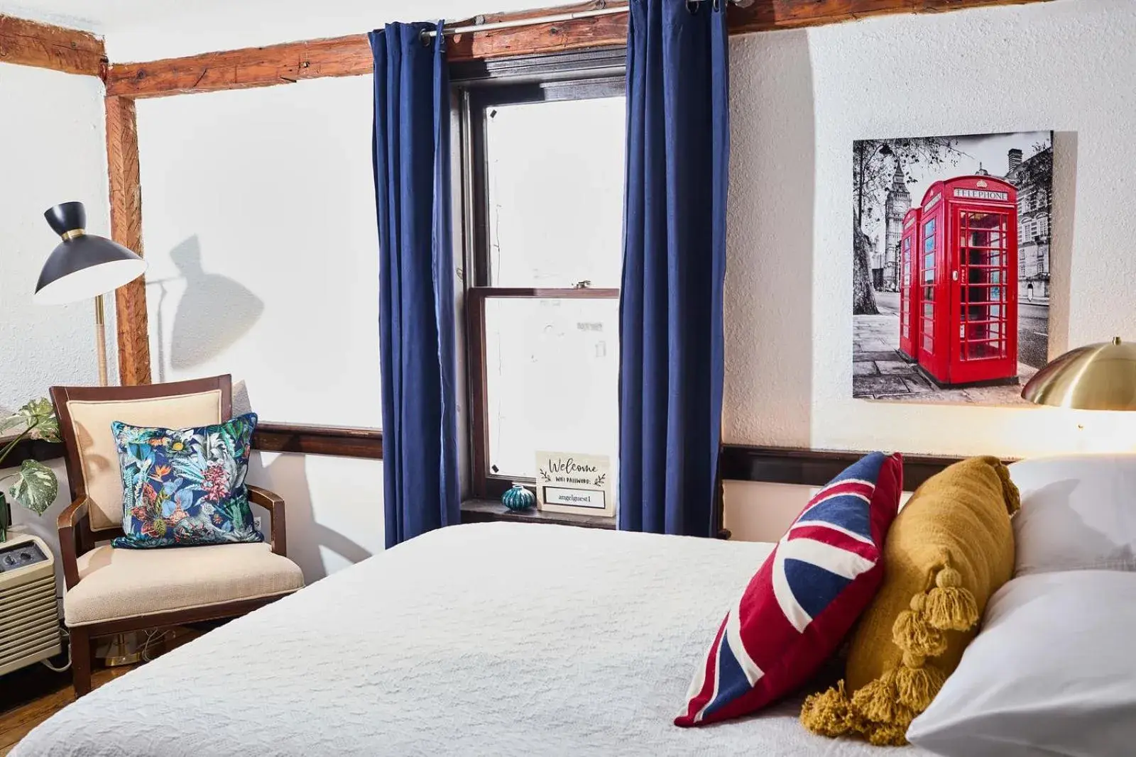 Bed in The Olde Angel Inn Bed in The Olde Angel Inn