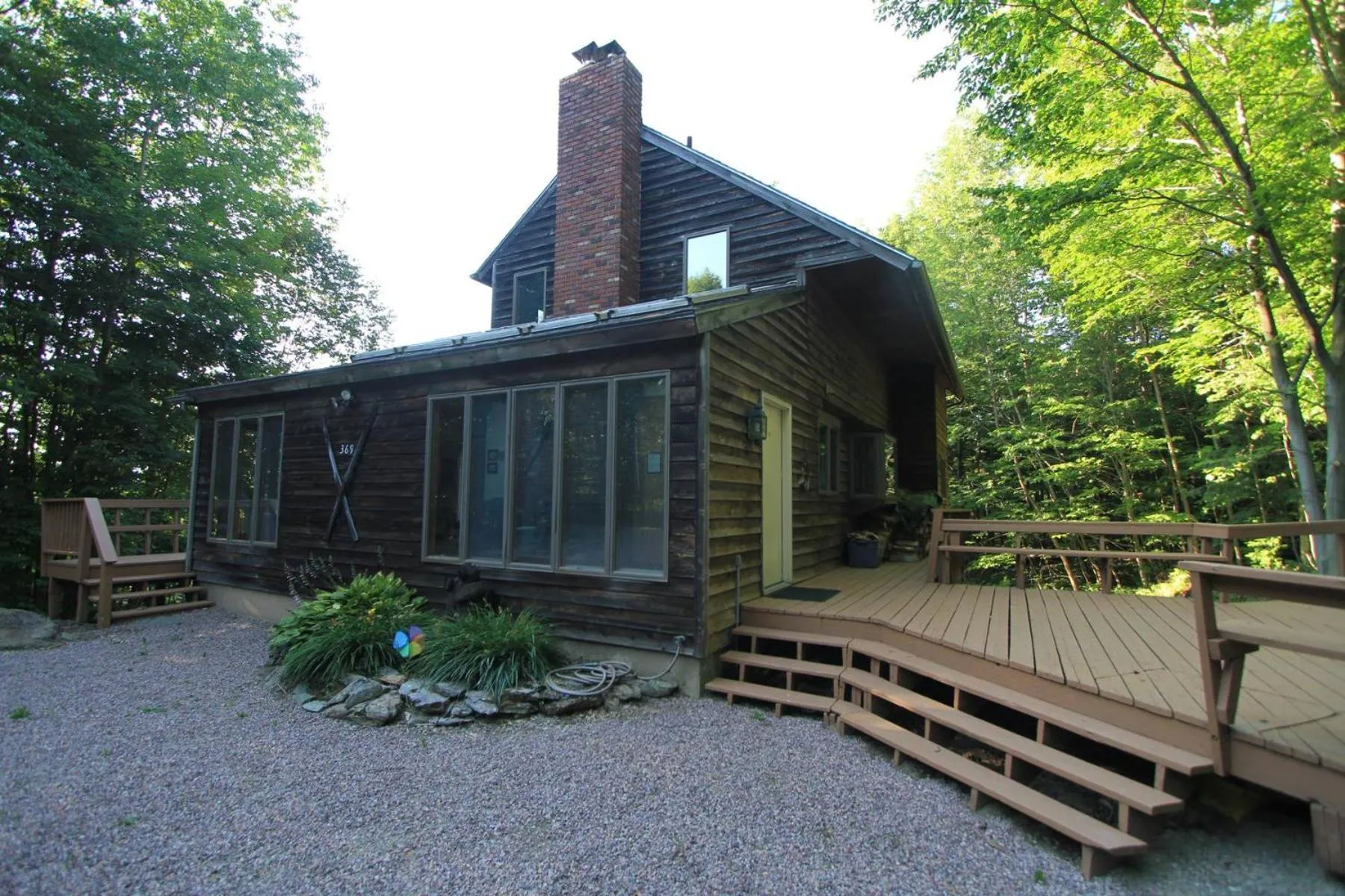 Quaint Stowe Cabin