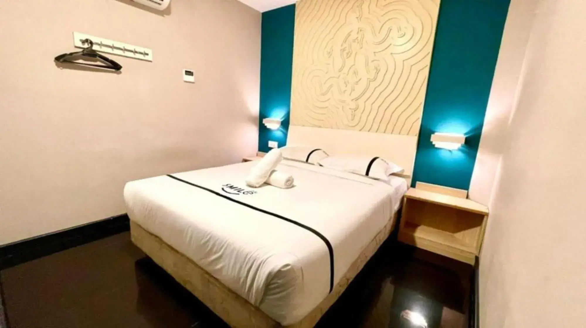 Bedroom, Bed in Smile Hotel Chow Kit PWTC Bedroom, Bed in Smile Hotel Chow Kit PWTC