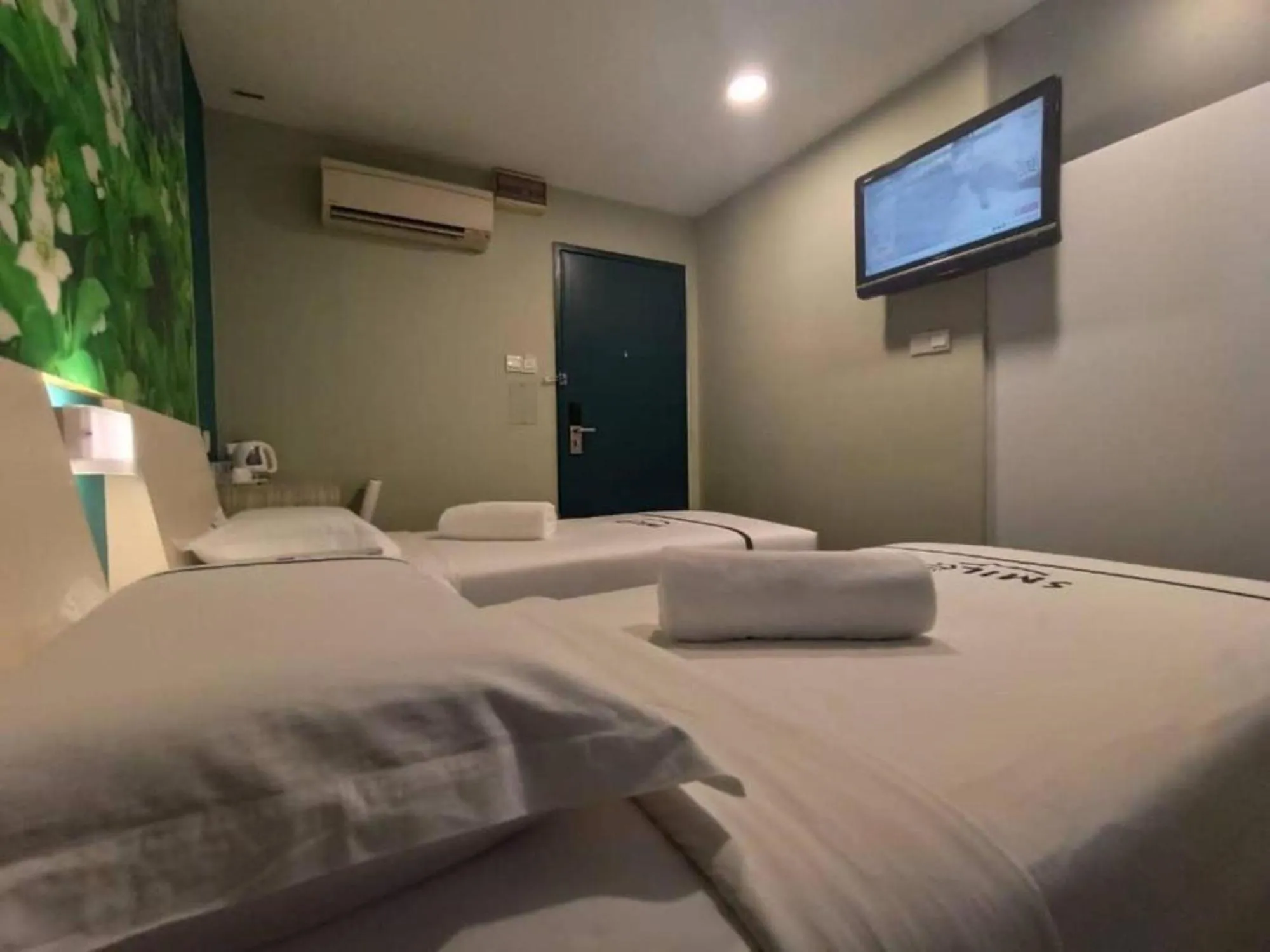 Bed in Smile Hotel Chow Kit PWTC
