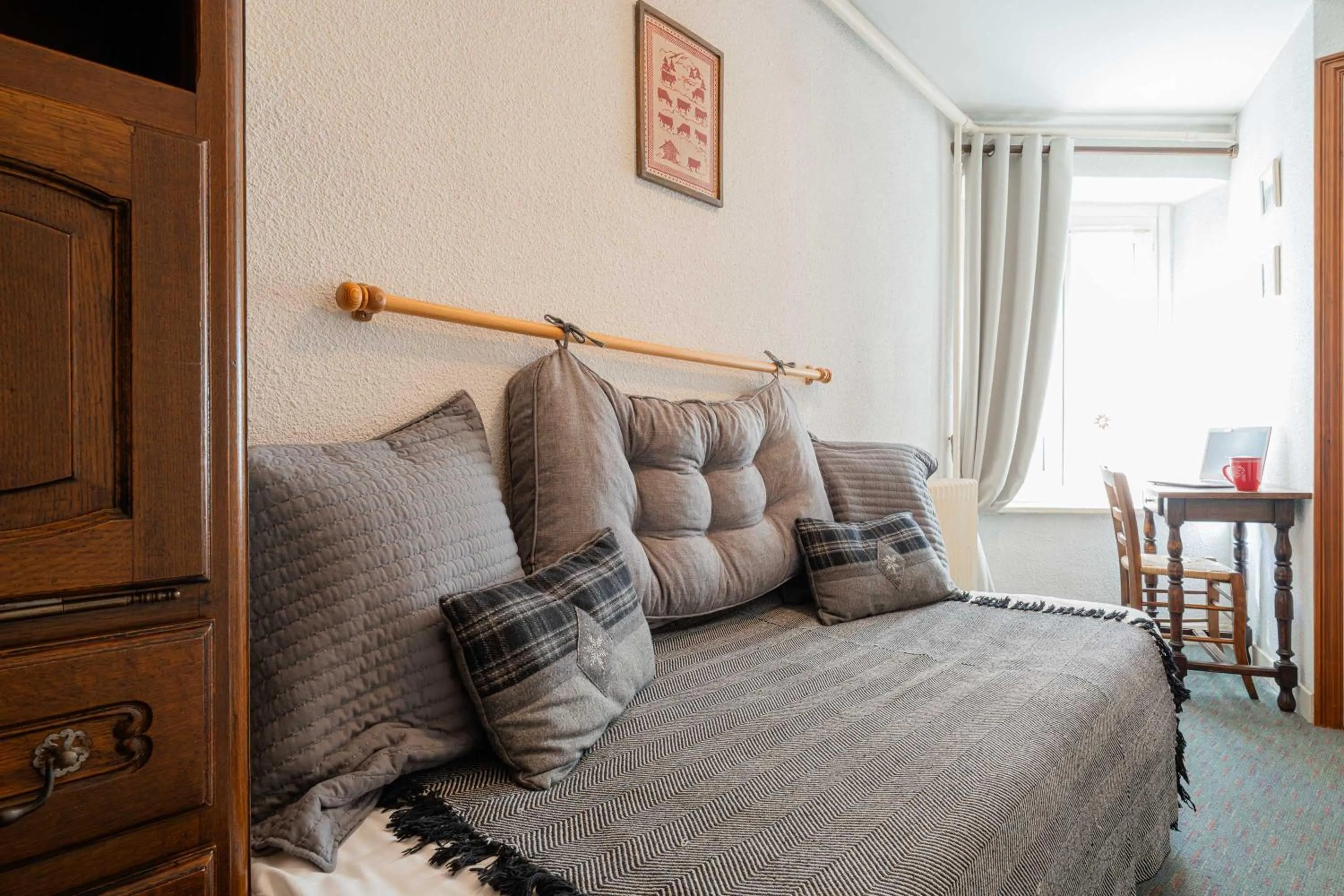 children, Bed in Logis Hôtel et Spa Le Christiania