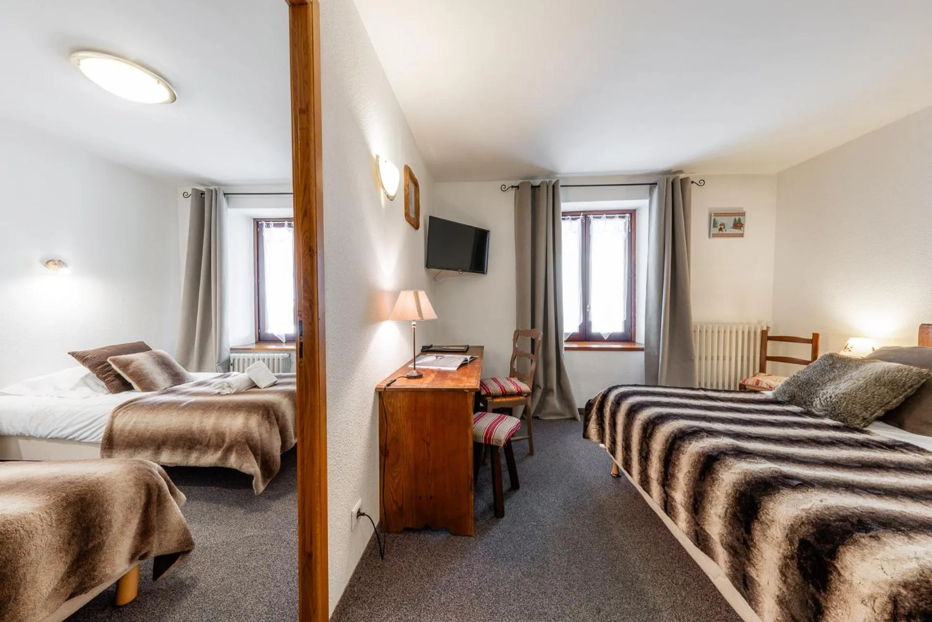 Bedroom, Bed in Logis Hôtel et Spa Le Christiania