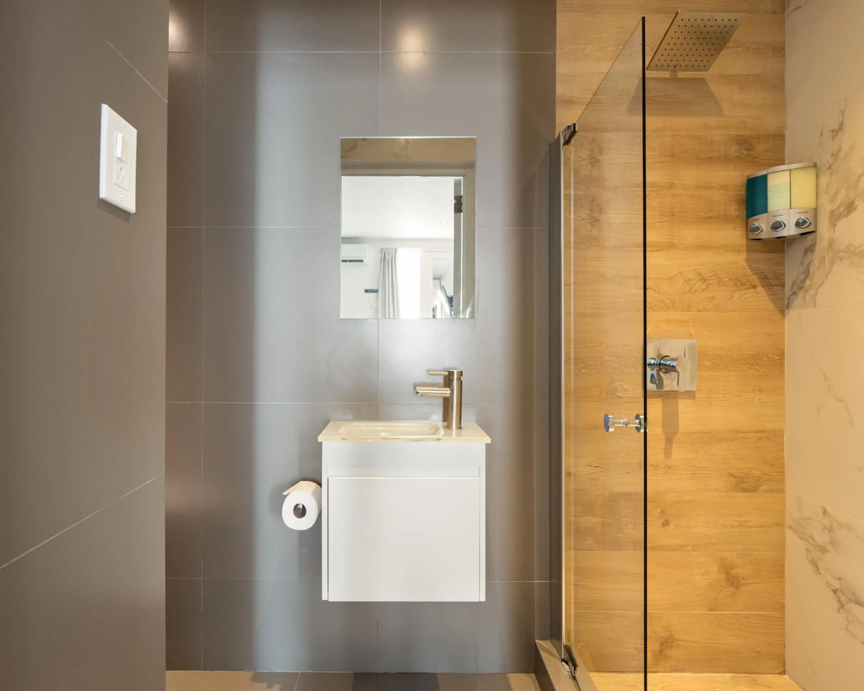 Shower in Rosalina Ocean Park