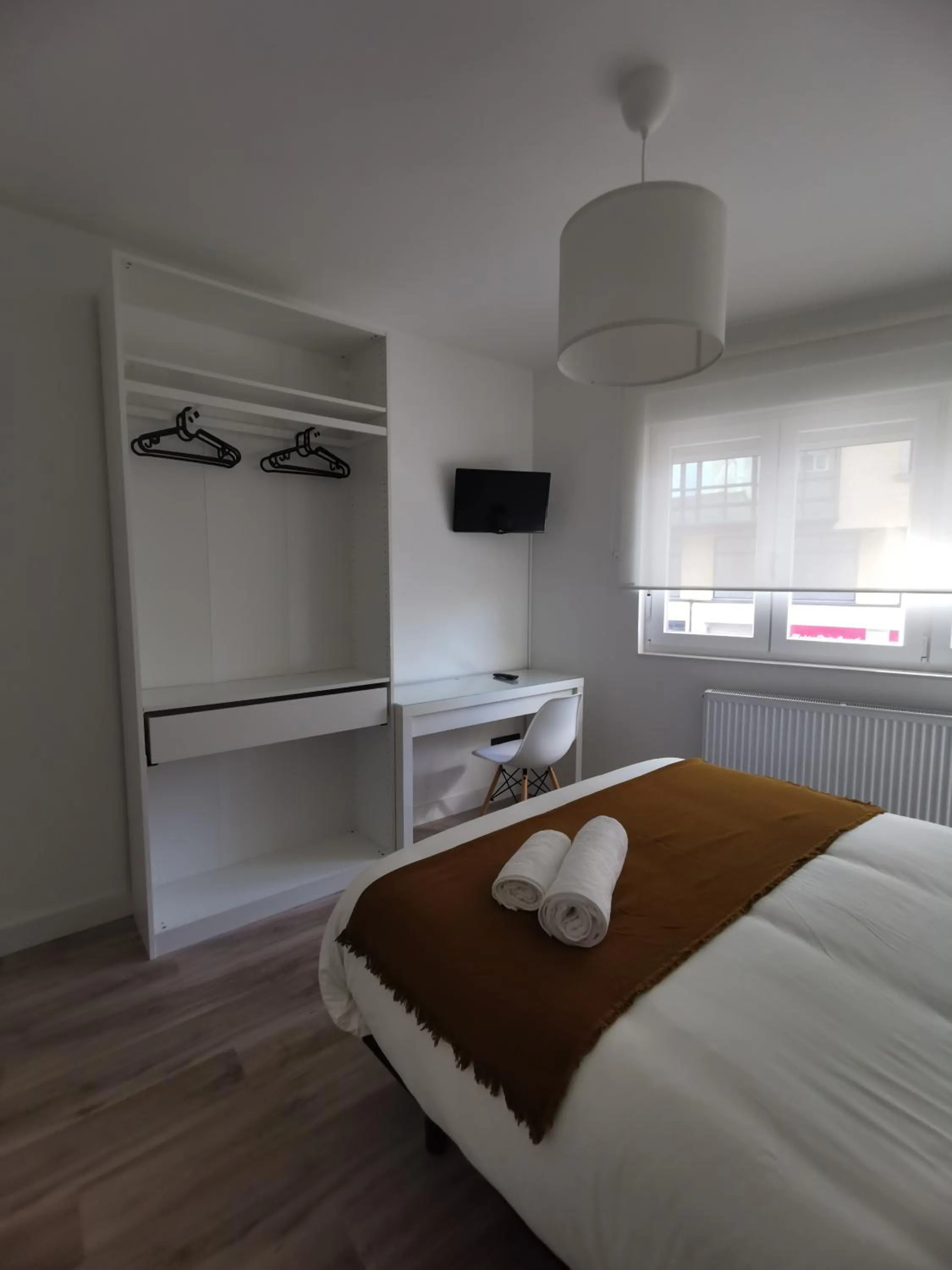 Photo of the whole room, Bed in Seijo