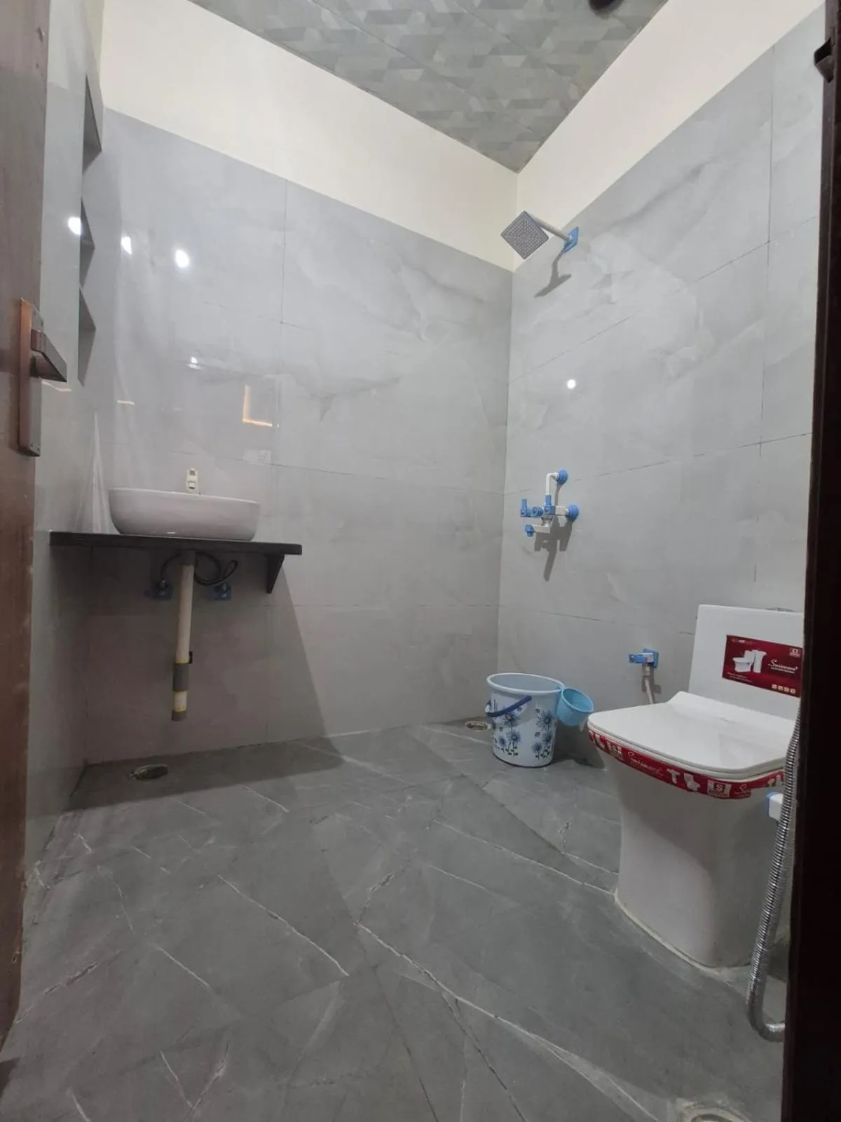 Bathroom in Taj Street Hostel