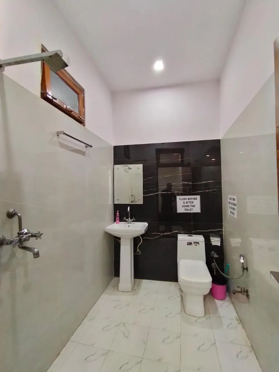 Bathroom in Taj Street Hostel