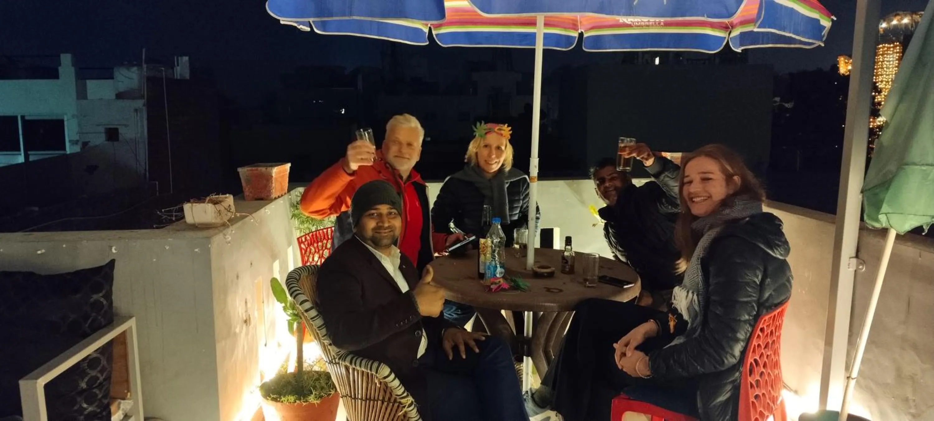 Restaurant/places to eat in Taj Street Hostel