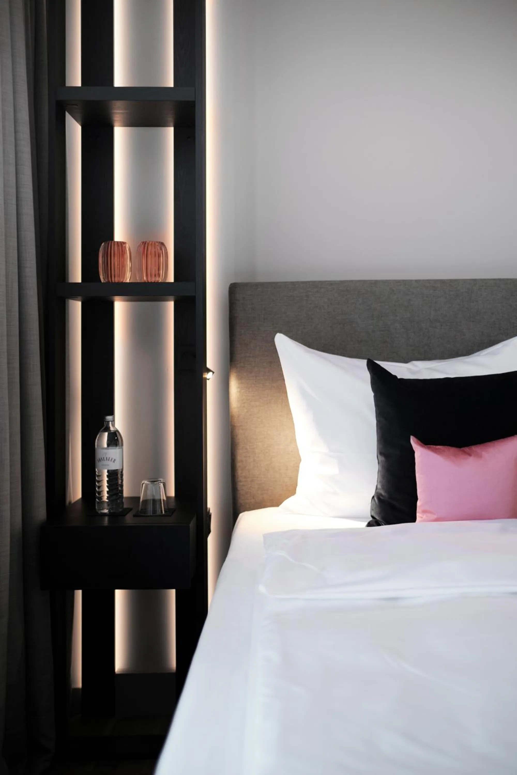 Bed in SAXX Hotel "Am Theater Karree"