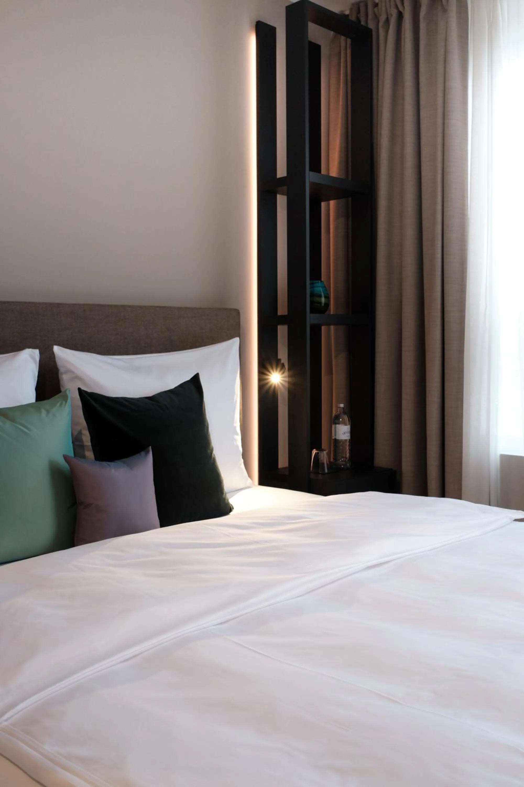 Bed in SAXX Hotel "Am Theater Karree"