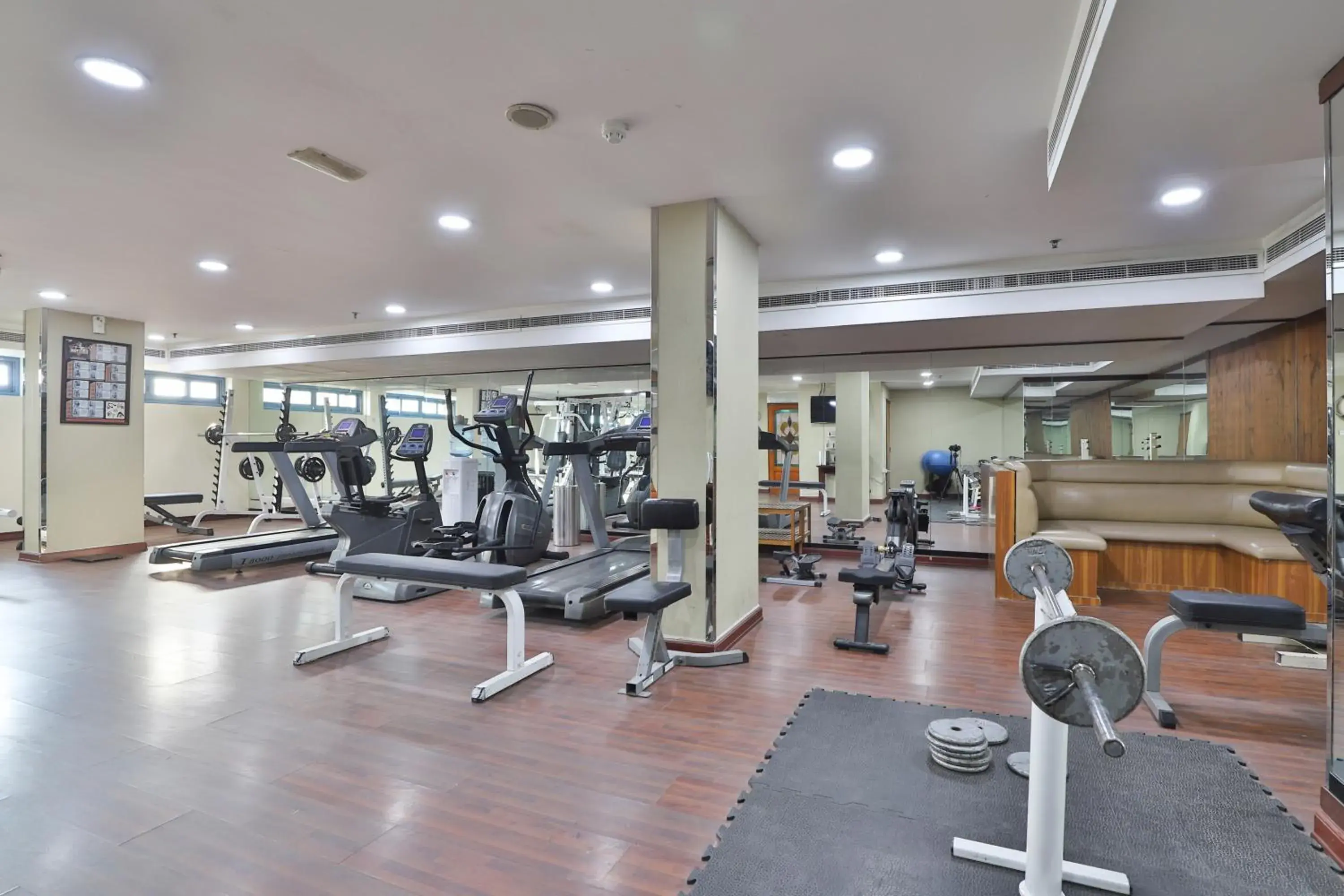Fitness centre/facilities in Landmark Summit Hotel Fitness centre/facilities in Landmark Summit Hotel