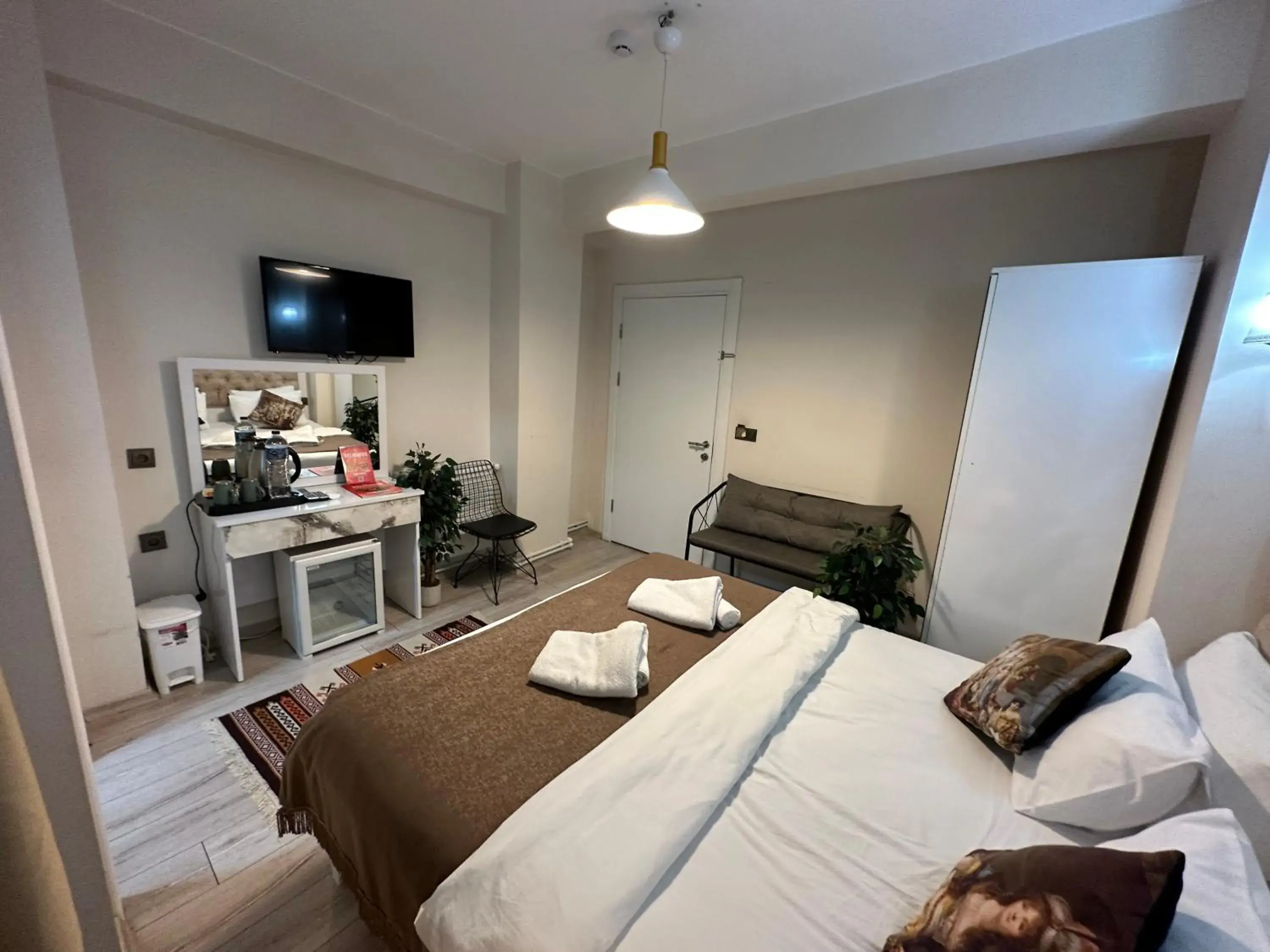 TV and multimedia, Bed in Galapera Hotel TV and multimedia, Bed in Galapera Hotel