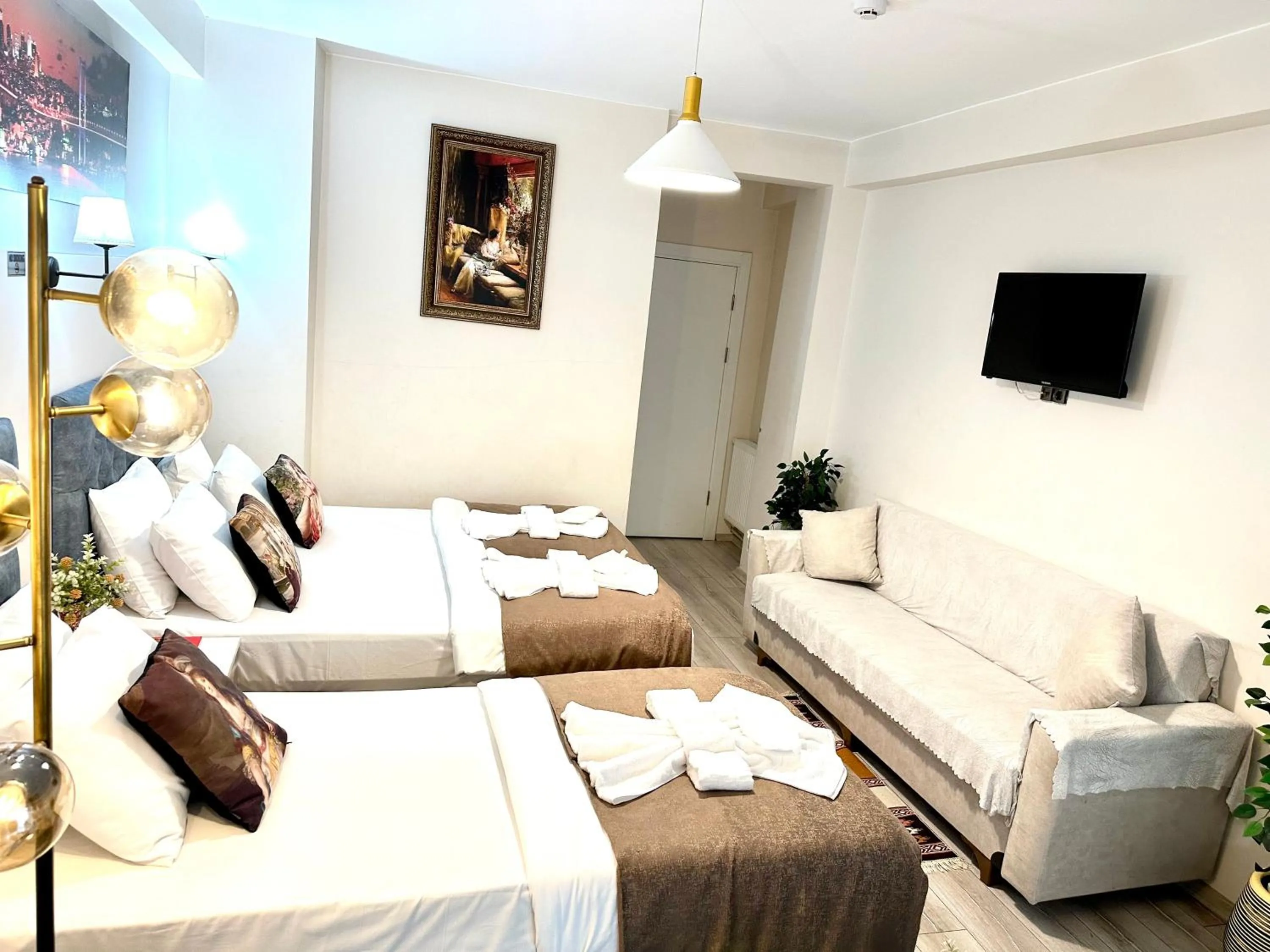 Photo of the whole room, Bed in Galapera Hotel