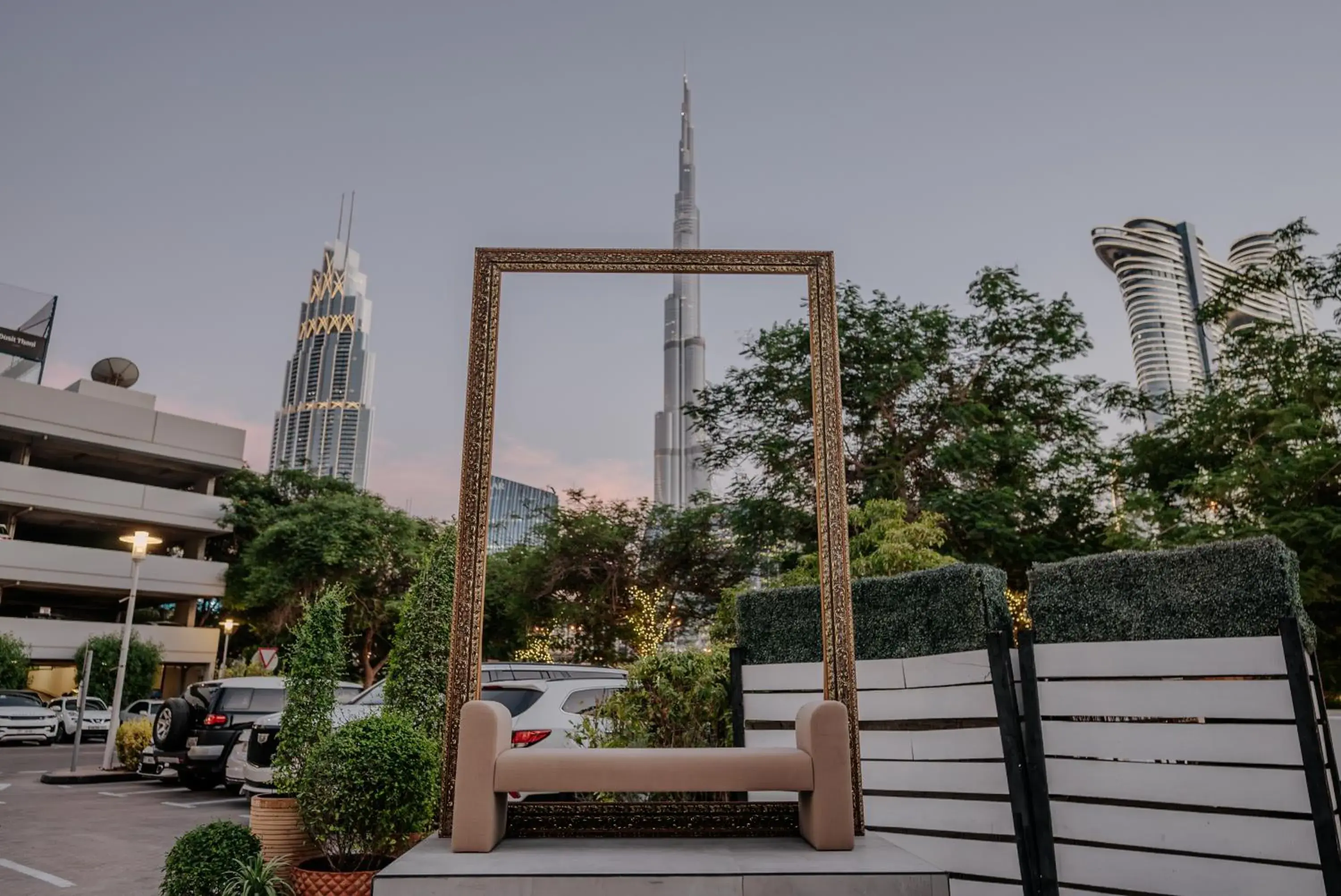 Restaurant/places to eat in Dusit Thani Dubai Restaurant/places to eat in Dusit Thani Dubai