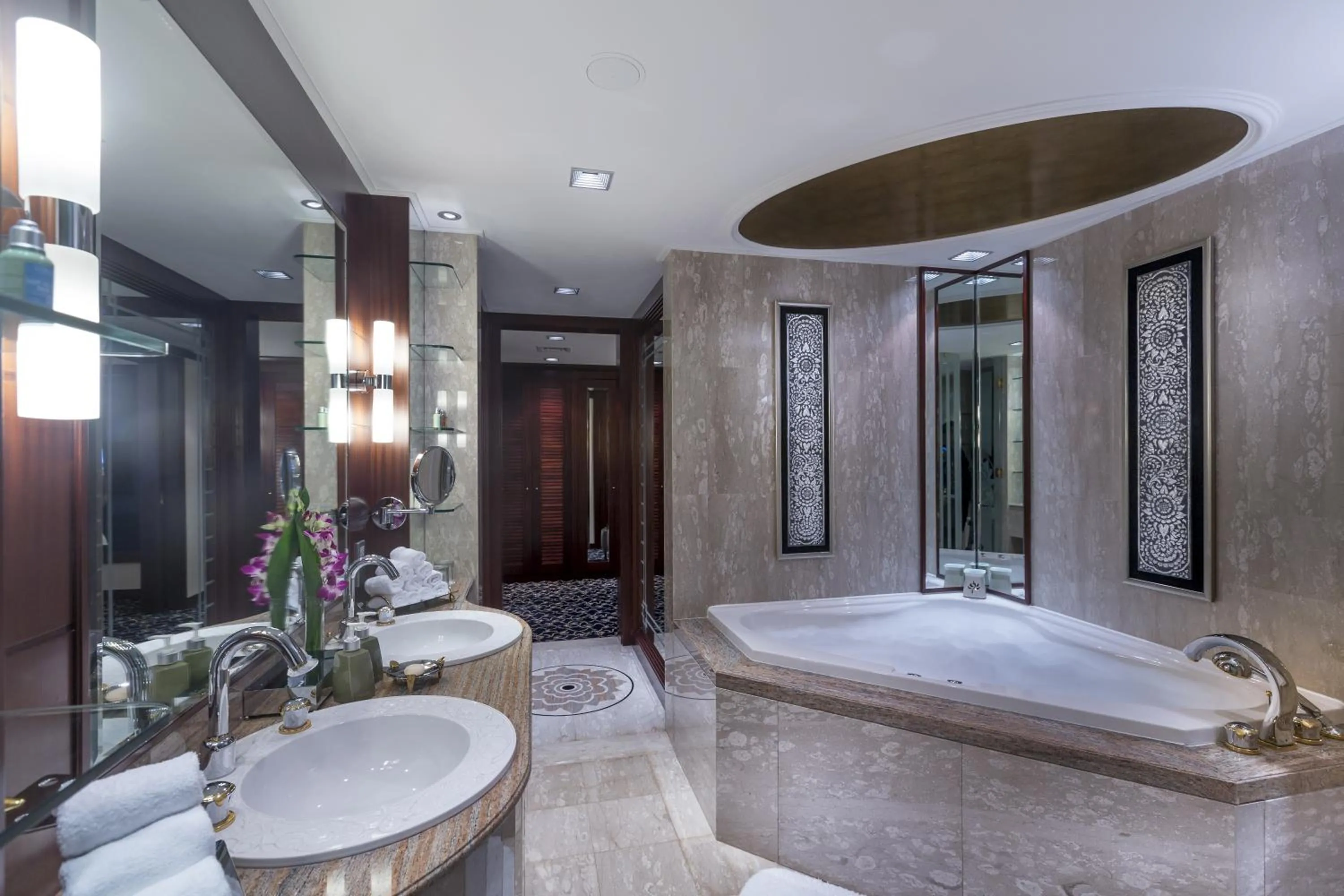 Bathroom in Dusit Thani Dubai