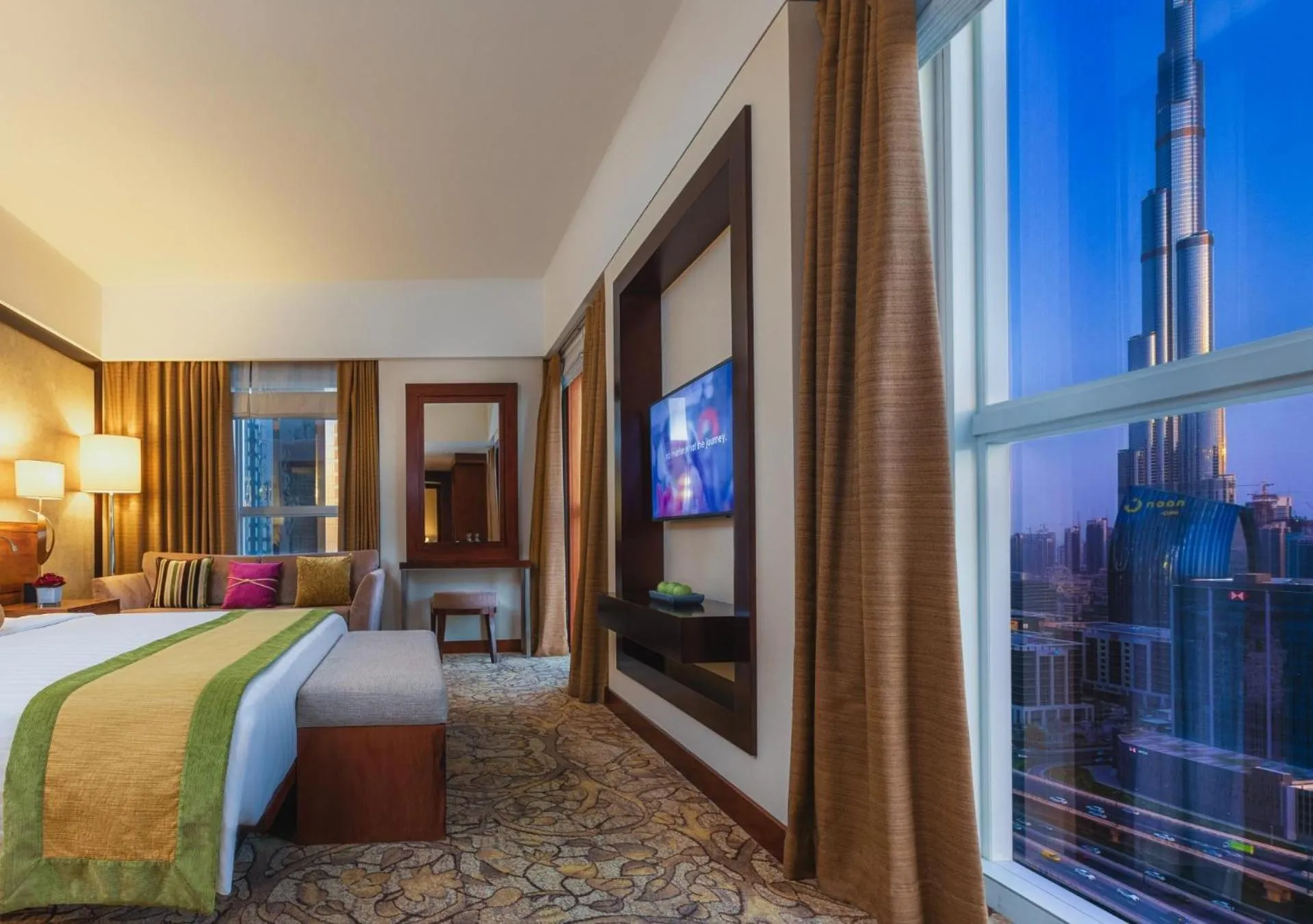 Bed in Dusit Thani Dubai