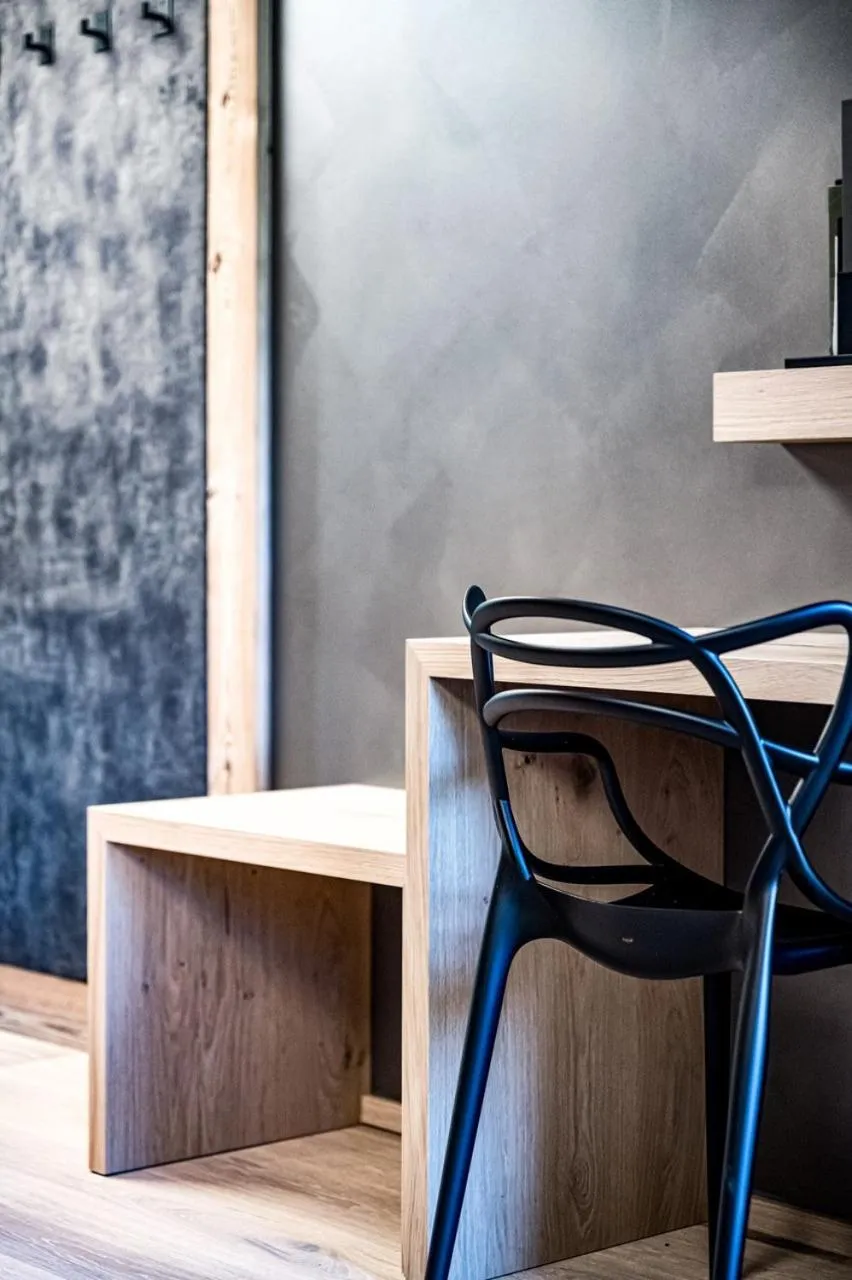 hair dresser in ALMMONTE PRÄCLARUM SUITES - Casual Boutique Hotel