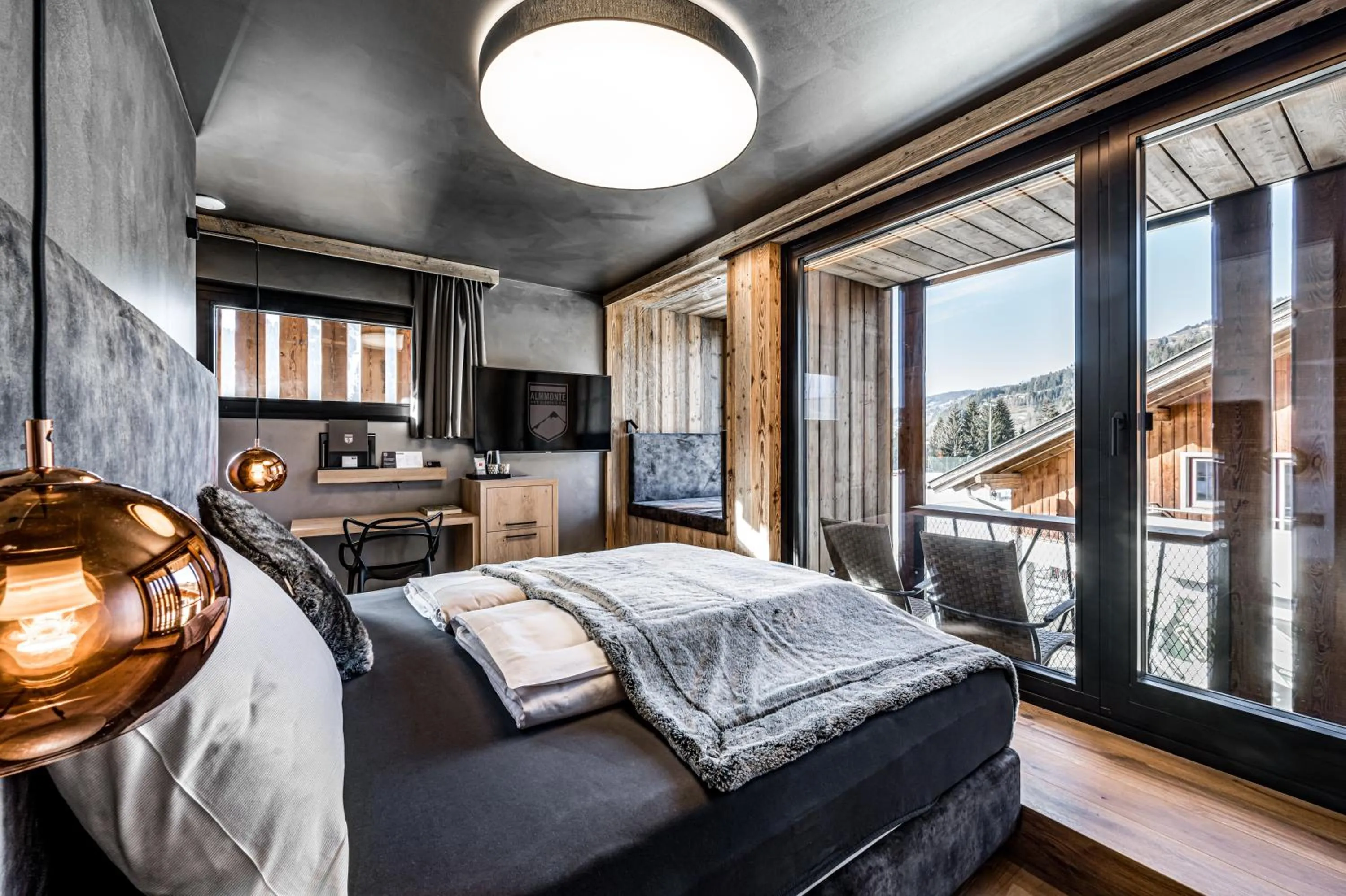 Balcony/Terrace, Bed in ALMMONTE PRÄCLARUM SUITES - Casual Boutique Hotel