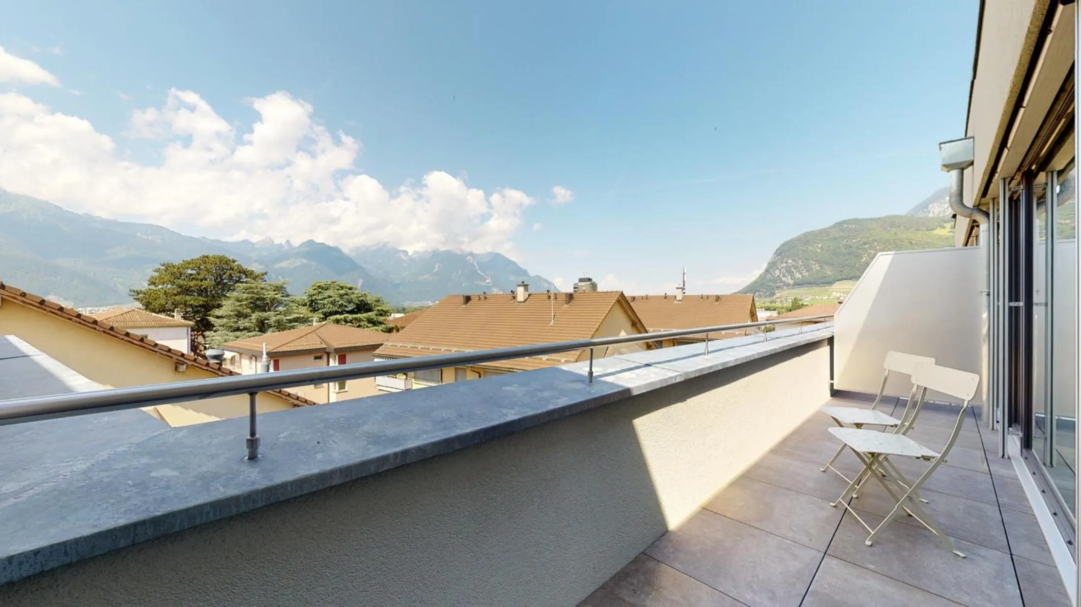Balcony/Terrace in Nonanteneuf appart hōtel Aigle - contactless check-in