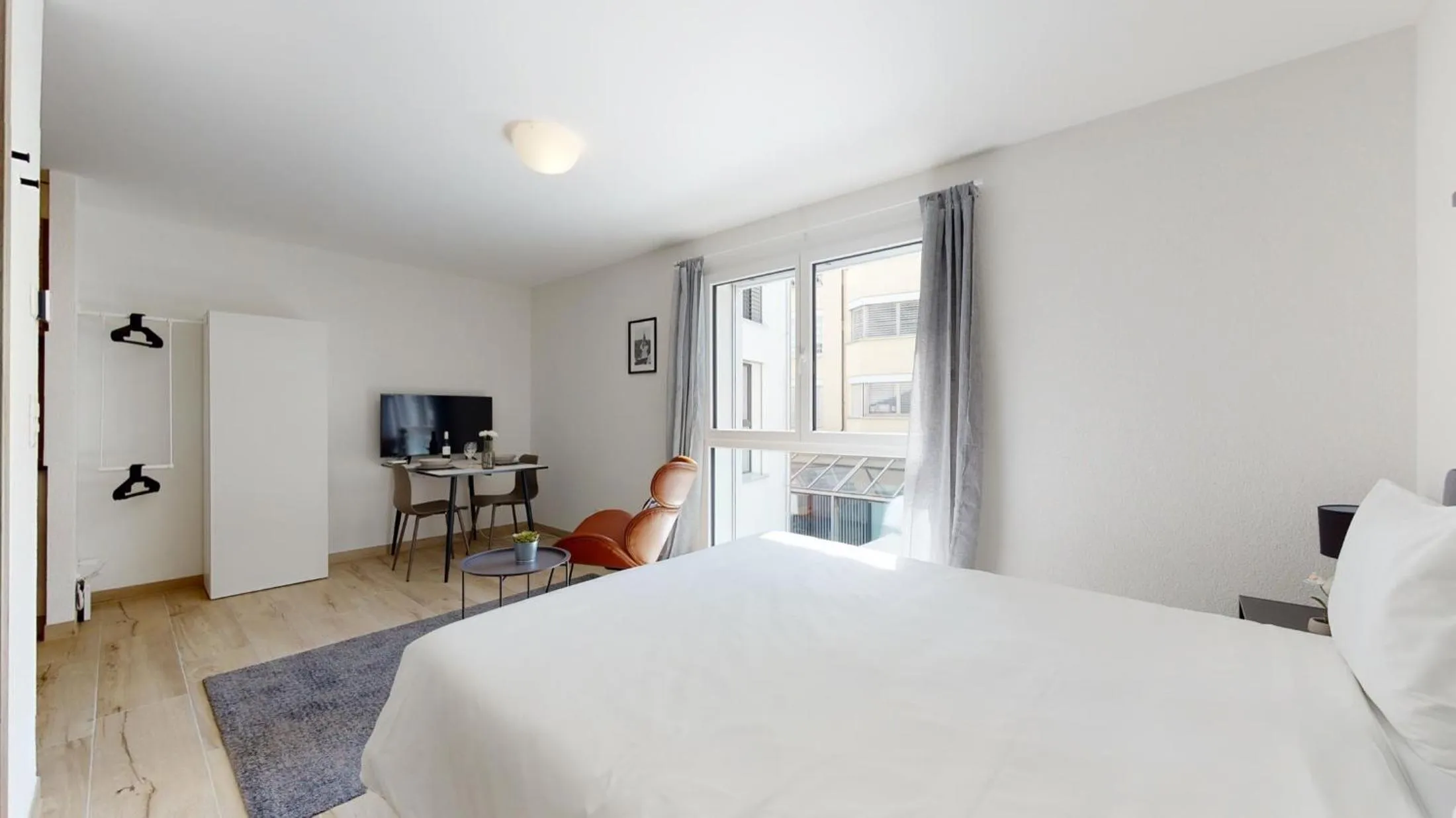 Bedroom, Bed in Nonanteneuf appart hōtel Aigle - contactless check-in