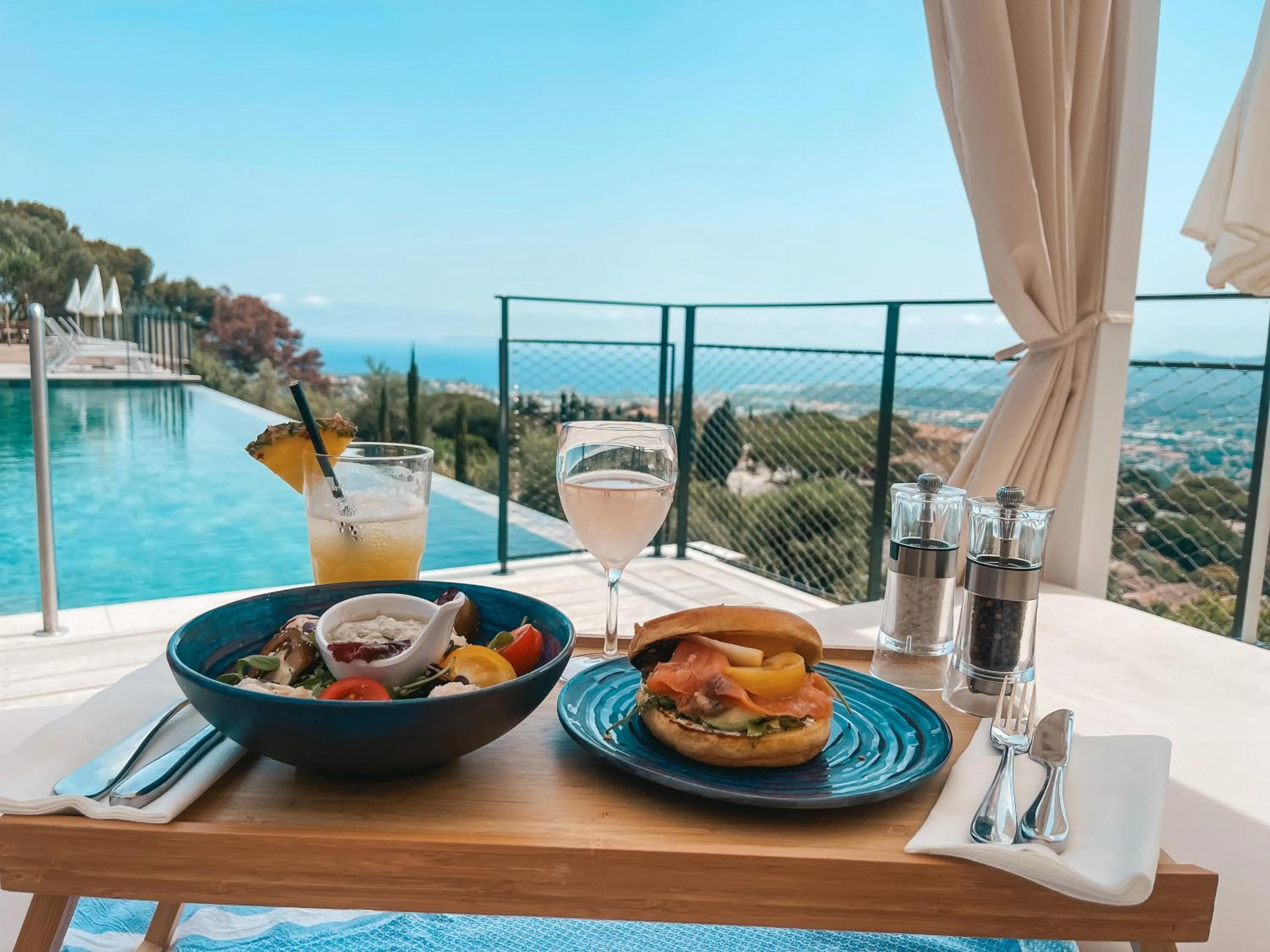 Patio in Eden Rose Grand Hotel BW Premier Collection