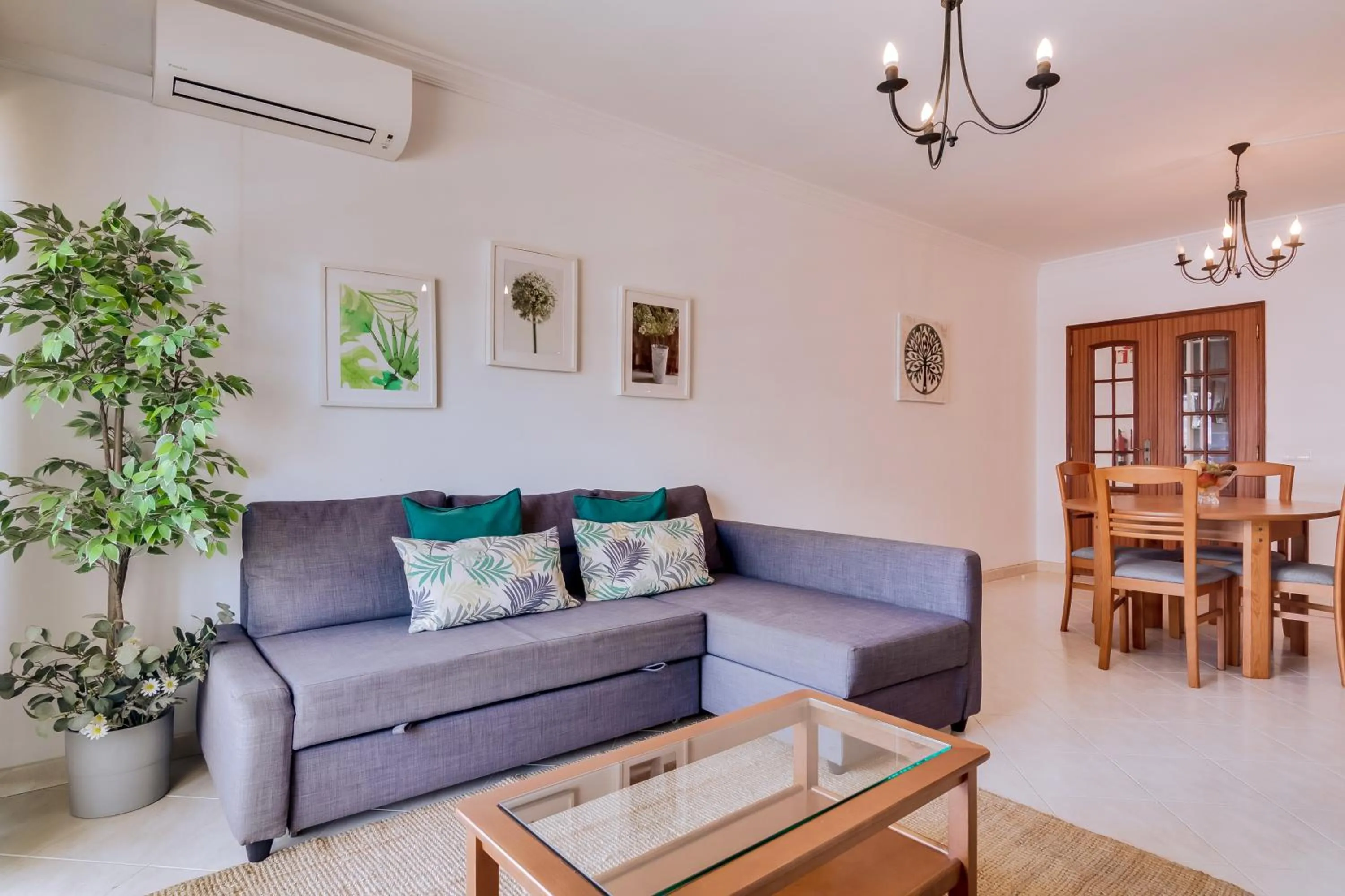 Living room in Colina Sol T2 Quarteira Beach
