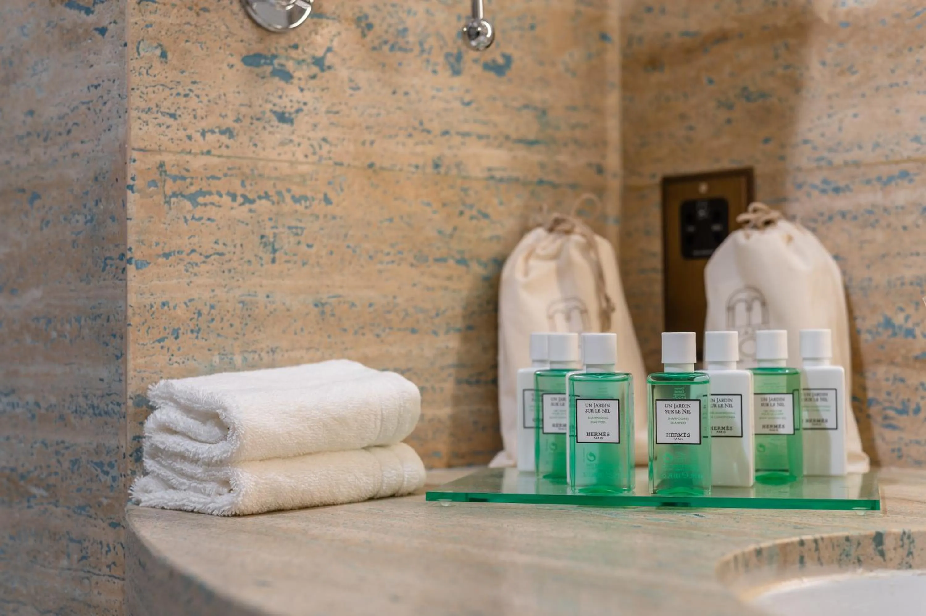 Shower in Palazzo Bifora