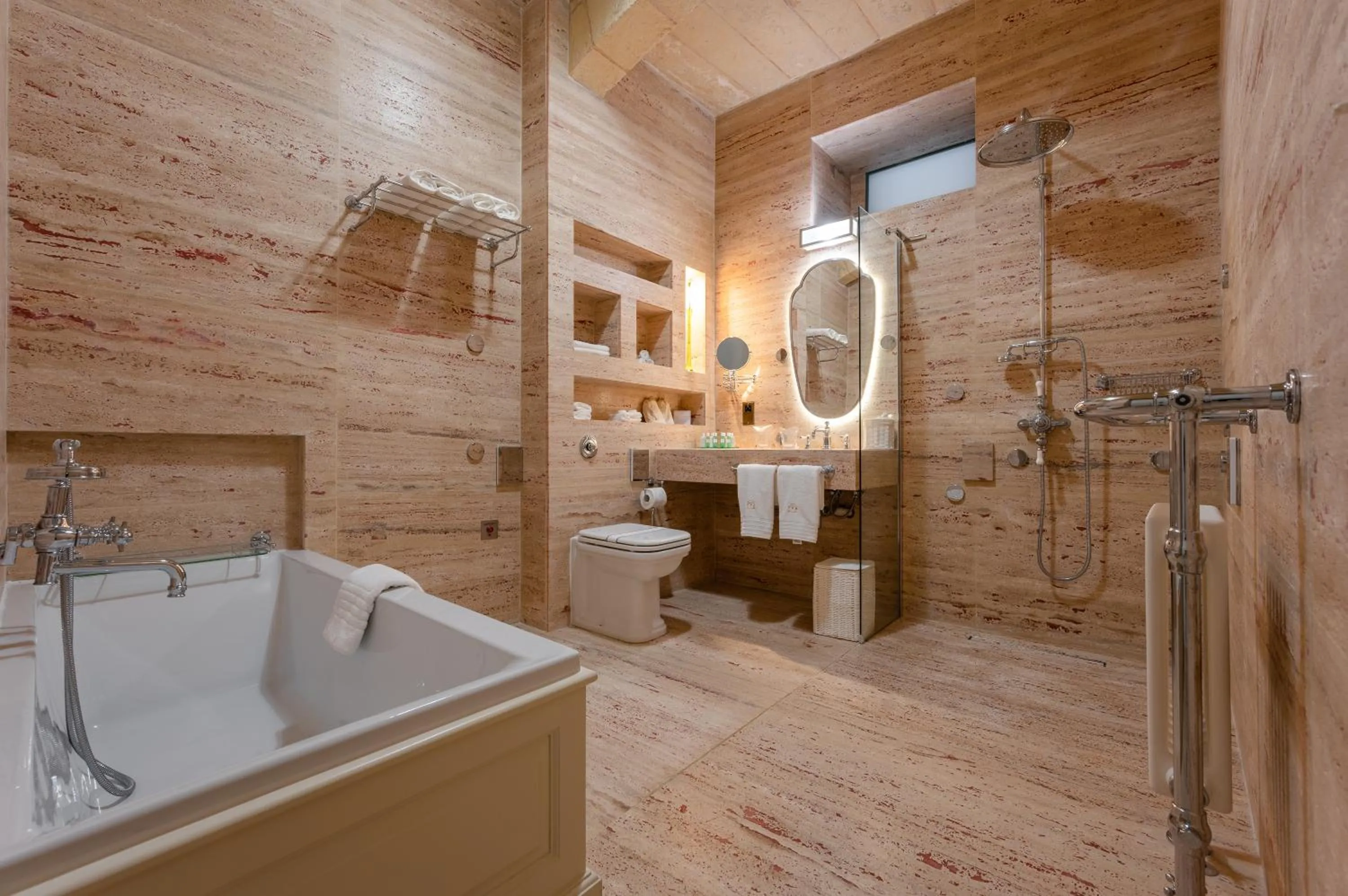 Toilet in Palazzo Bifora