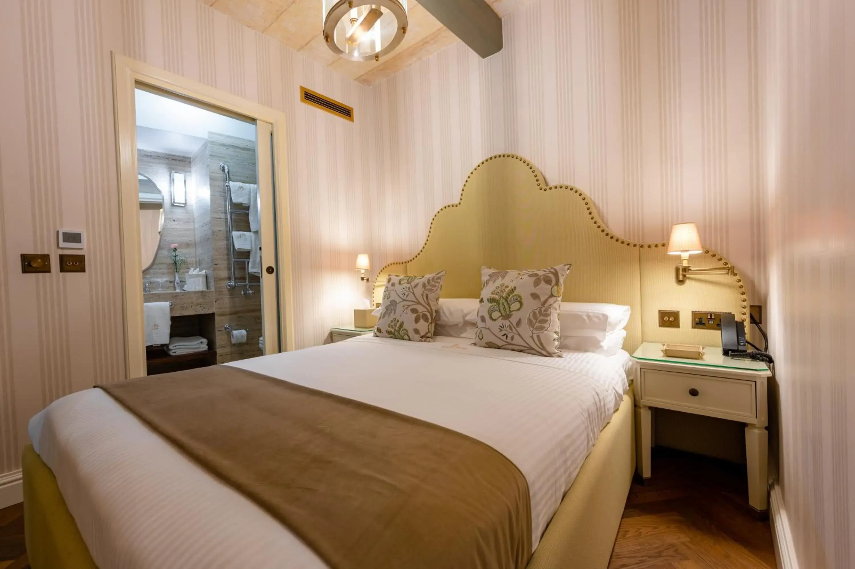 Junior Suite in Palazzo Bifora Junior Suite in Palazzo Bifora