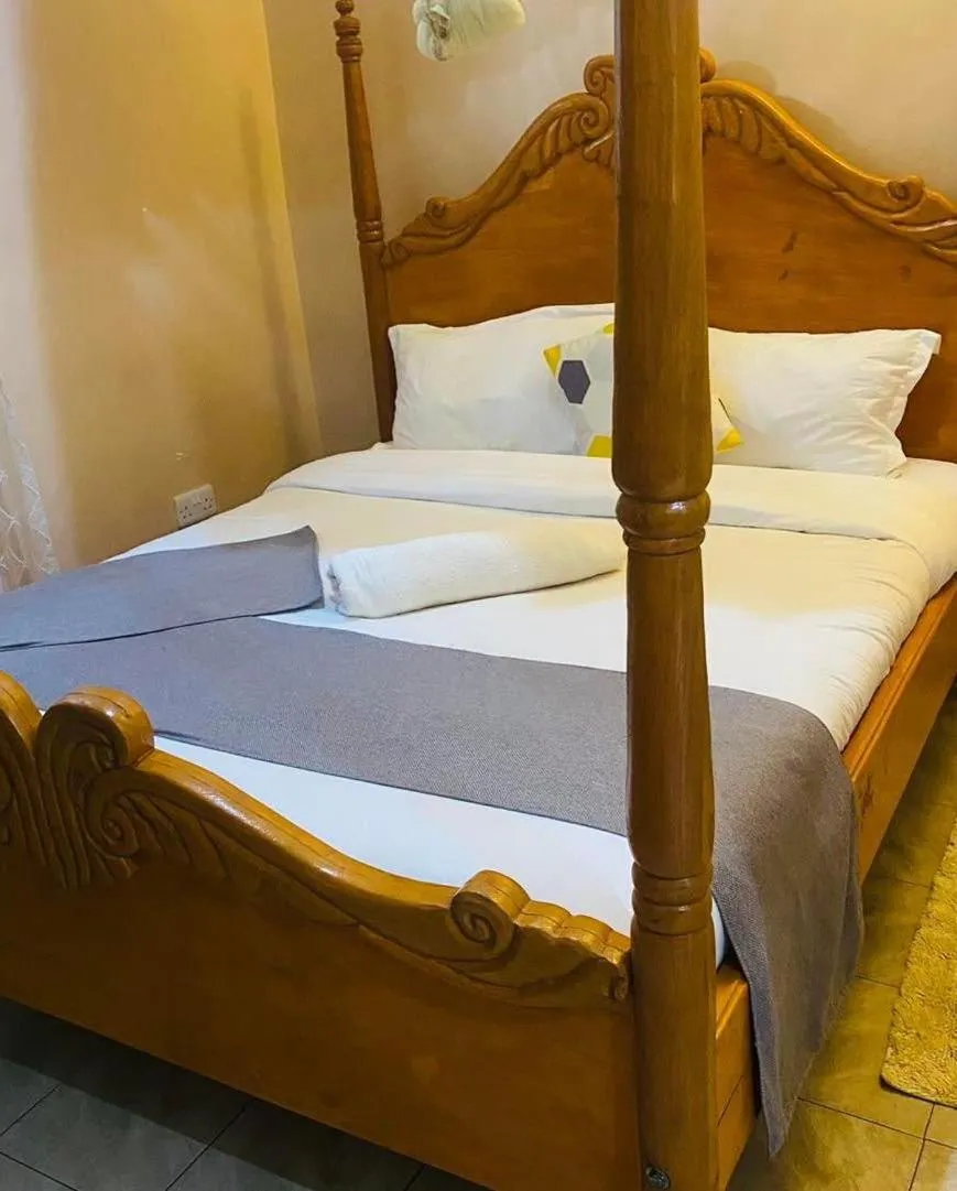 Bed in Villa Serene Hotel