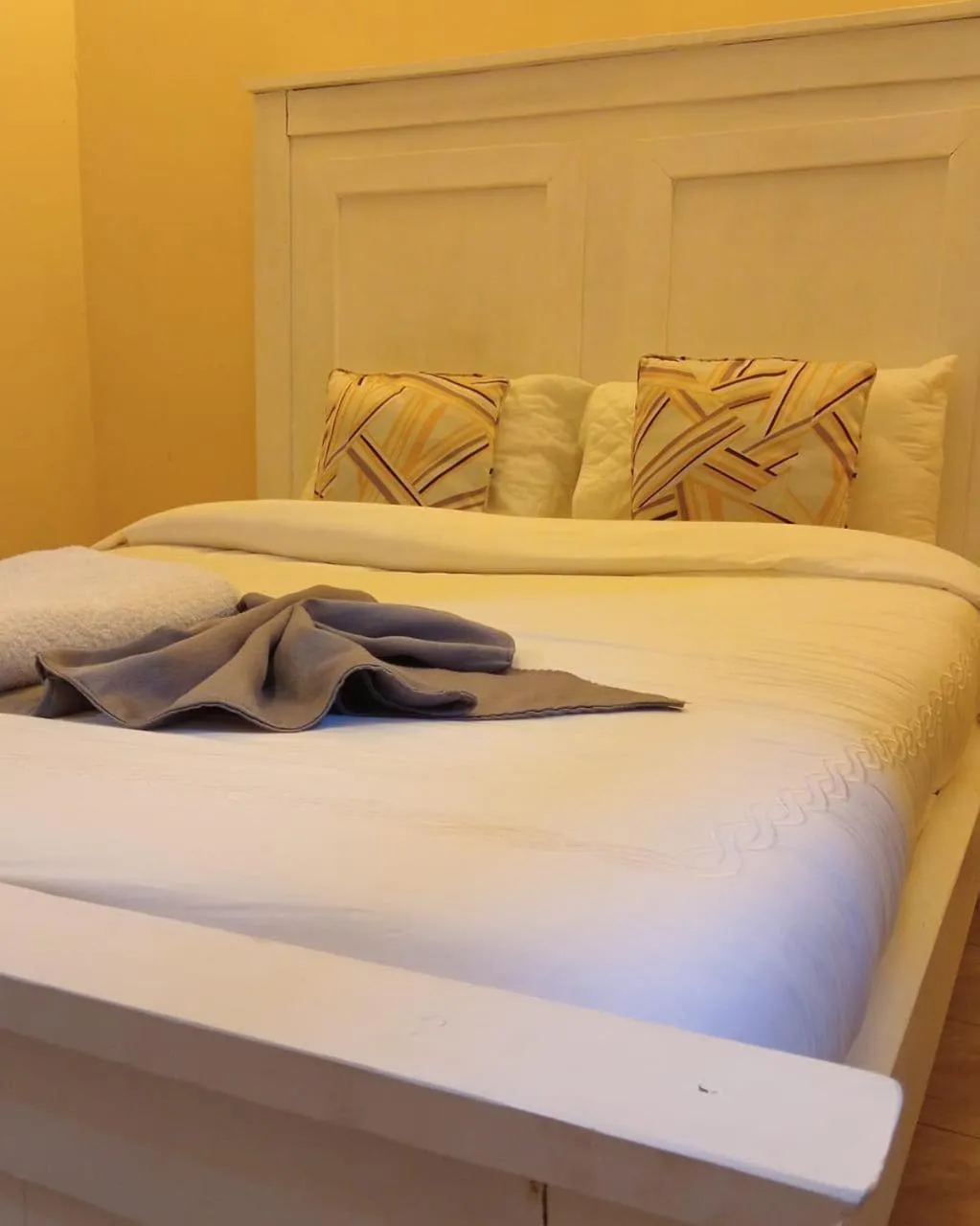 Bed in Villa Serene Hotel