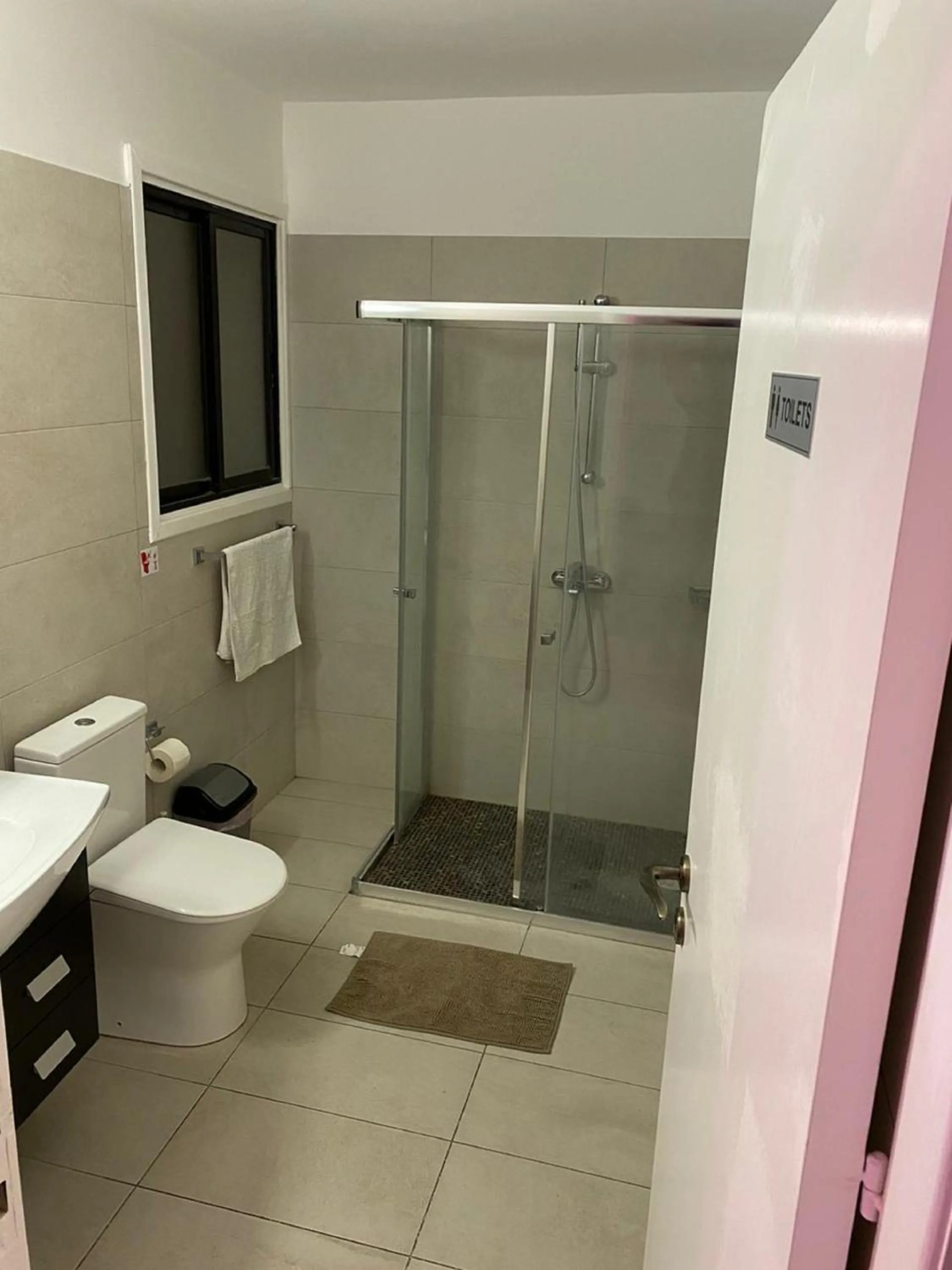 Shower in City Comfort Rooms
