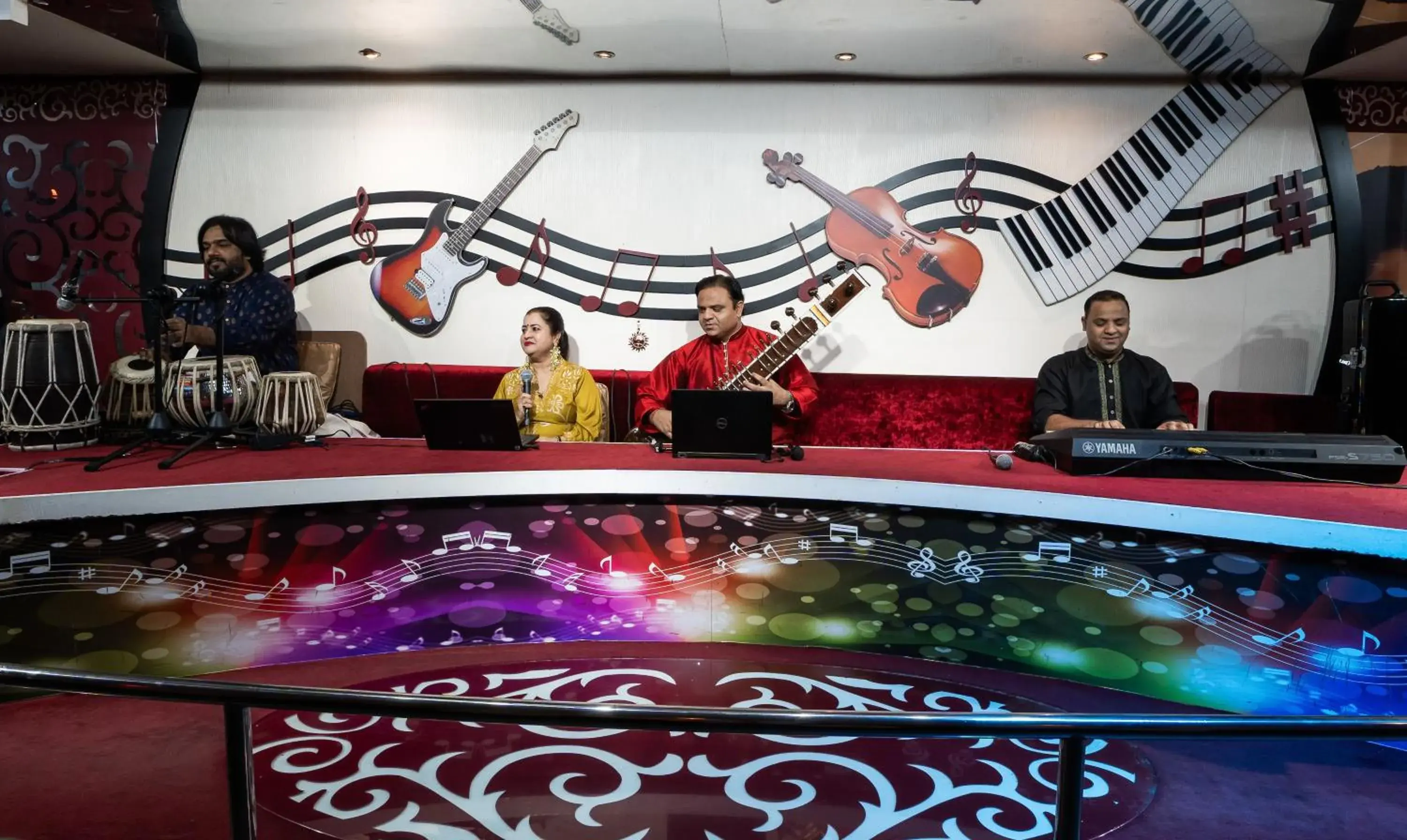 Restaurant/places to eat in Howard Johnson Bur Dubai Restaurant/places to eat in Howard Johnson Bur Dubai