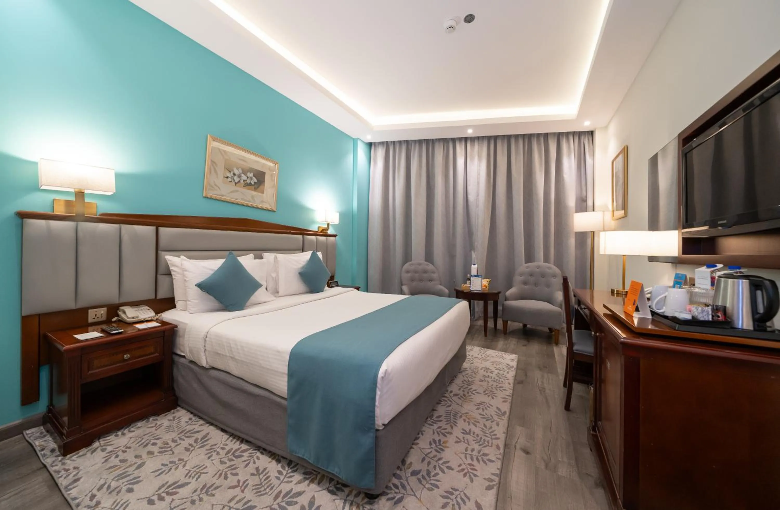 Photo of the whole room, Bed in Howard Johnson Bur Dubai