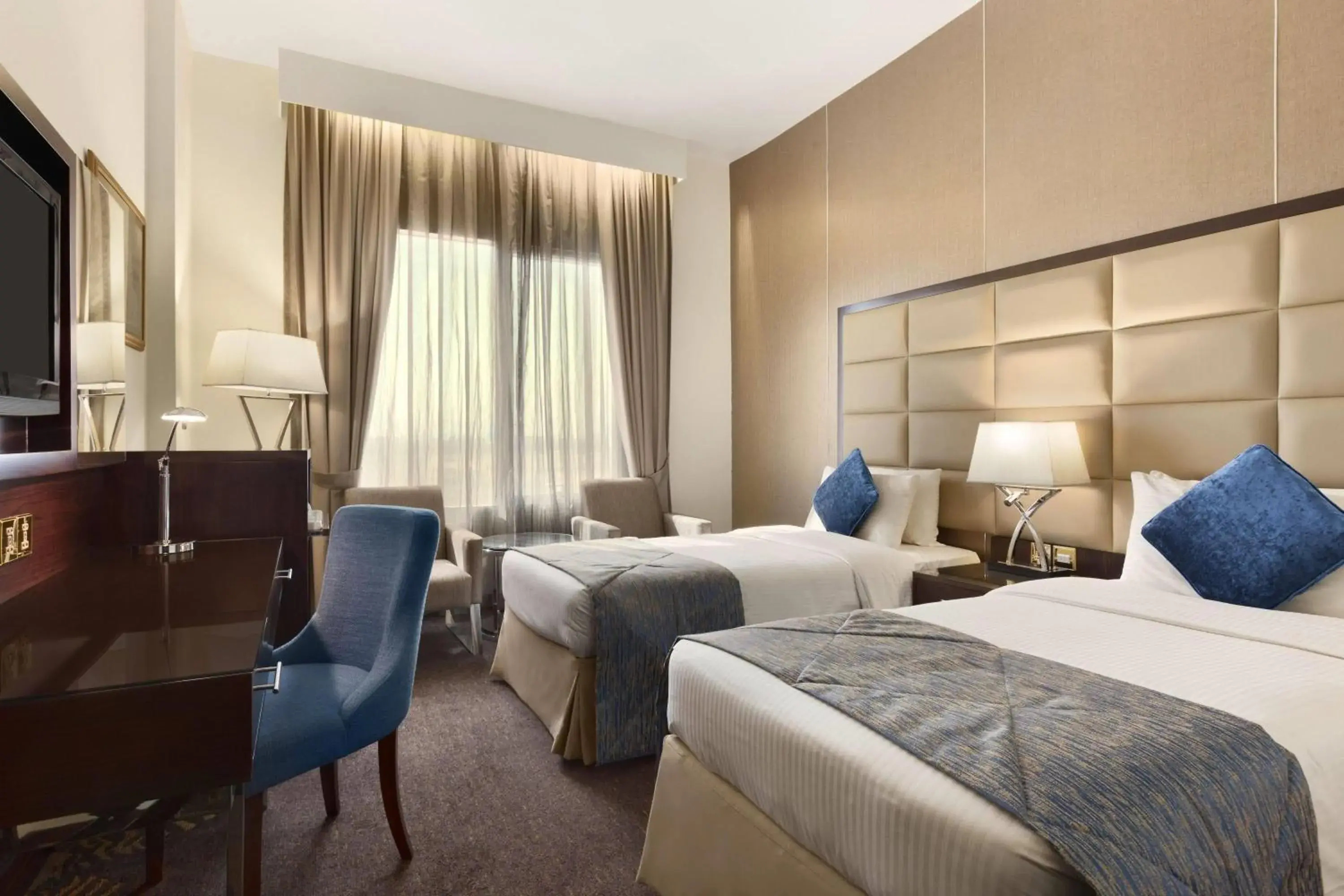 Photo of the whole room, Bed in Howard Johnson Bur Dubai Photo of the whole room, Bed in Howard Johnson Bur Dubai