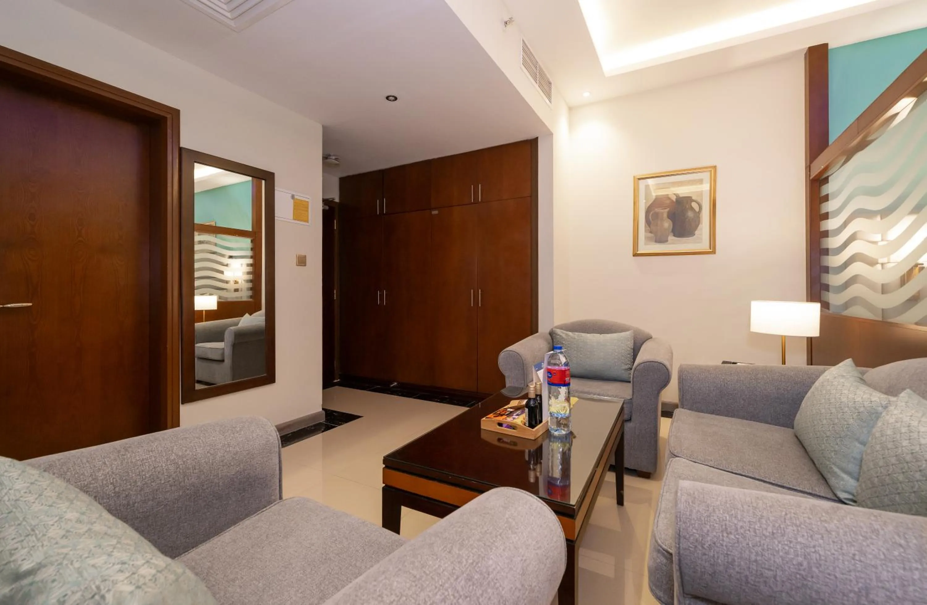 Photo of the whole room in Howard Johnson Bur Dubai